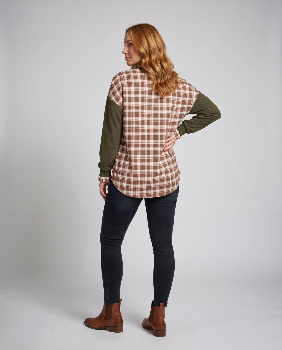 Women's casual sweatshirt with elegant sleeves - Chichicherry
