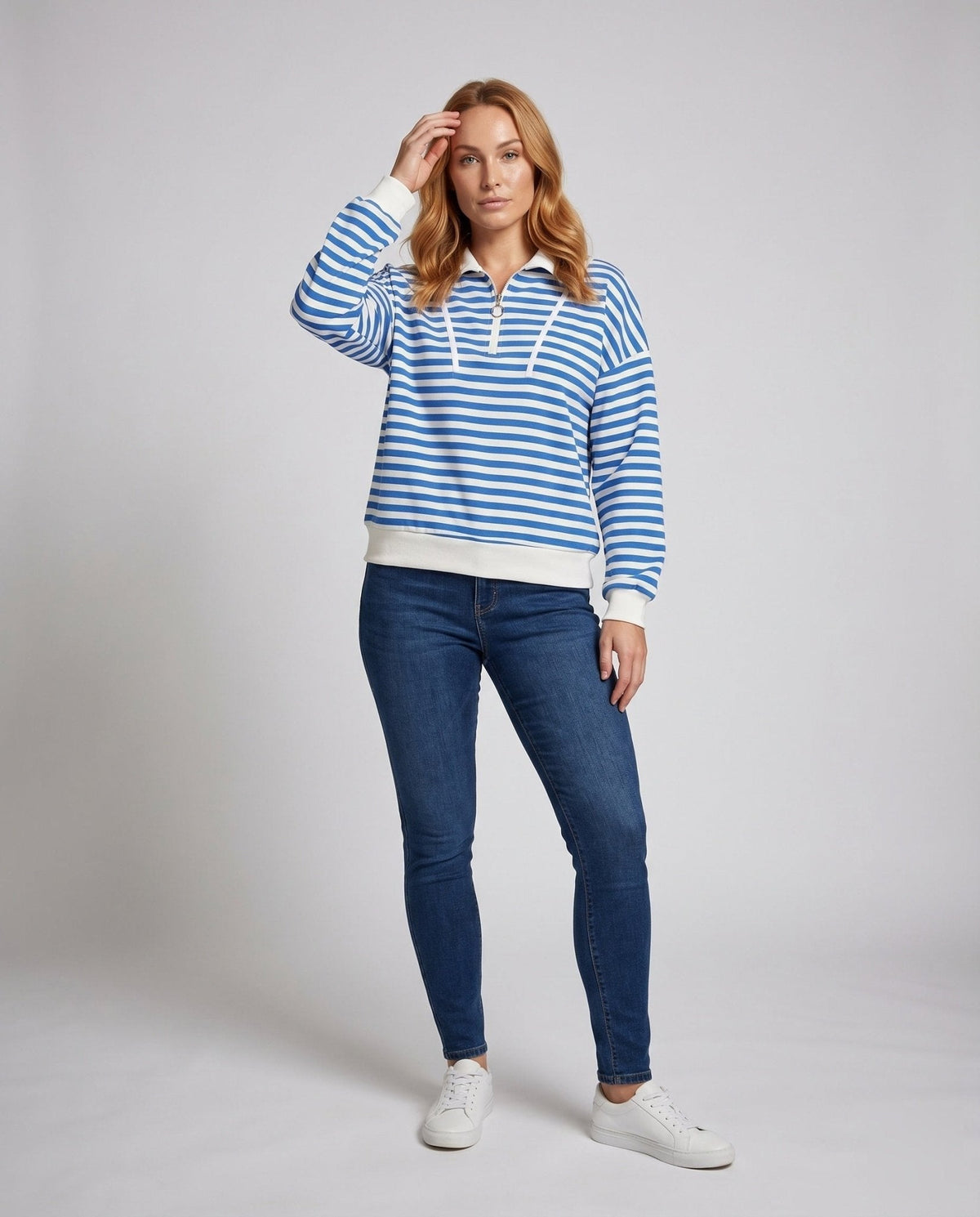 Women's casual sweatshirt with sporty zipper and striped pattern - Chichicherry