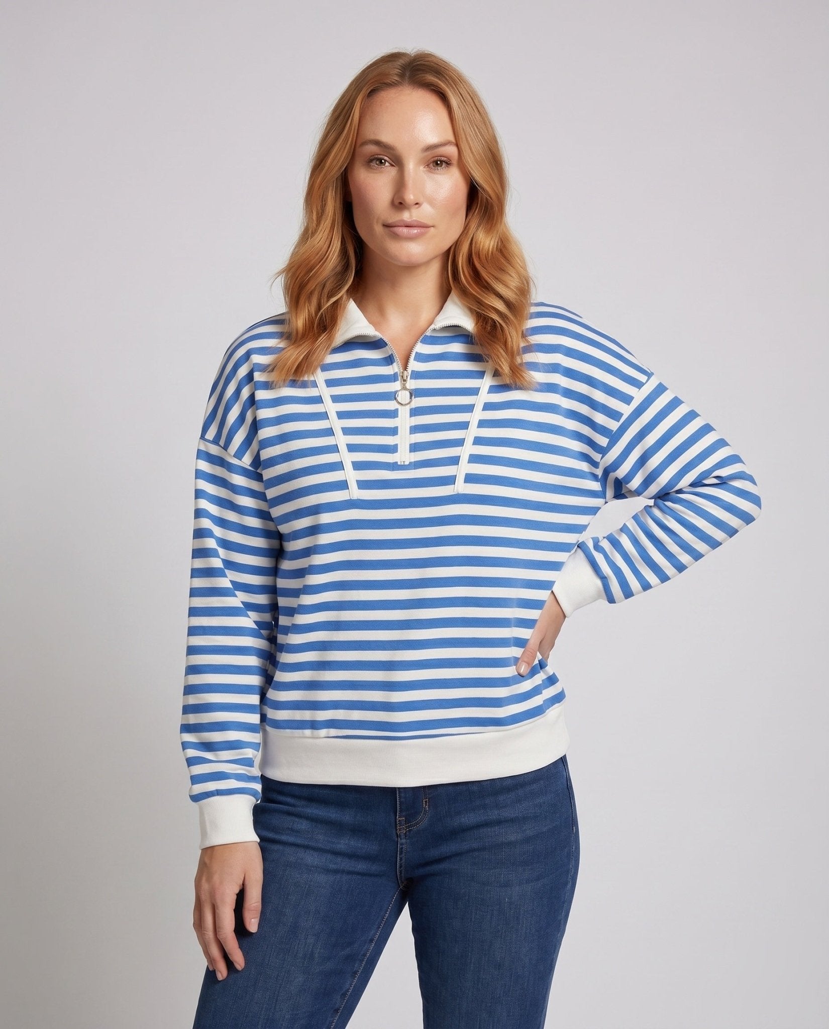 Women's casual sweatshirt with sporty zipper and striped pattern - Chichicherry