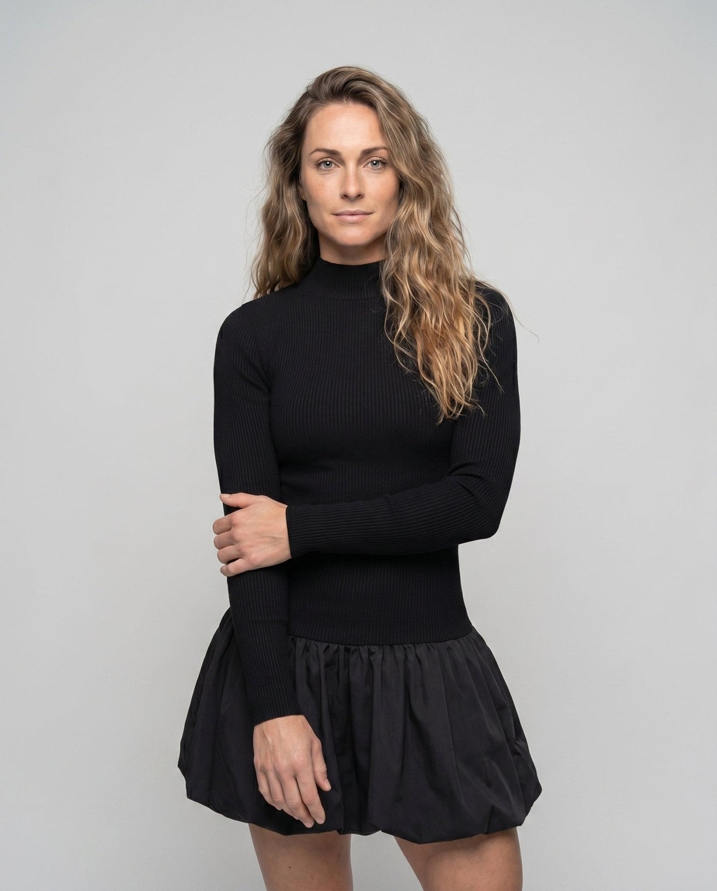 Women's dress with high-neck and voluminous hem - Chichicherry