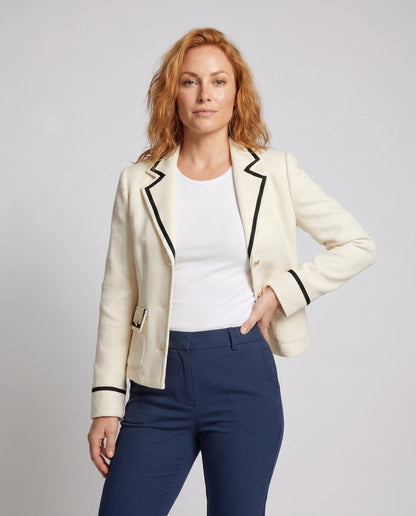 Women's fashionable blazer jacket with elegant piping and practical pockets - Chichicherry