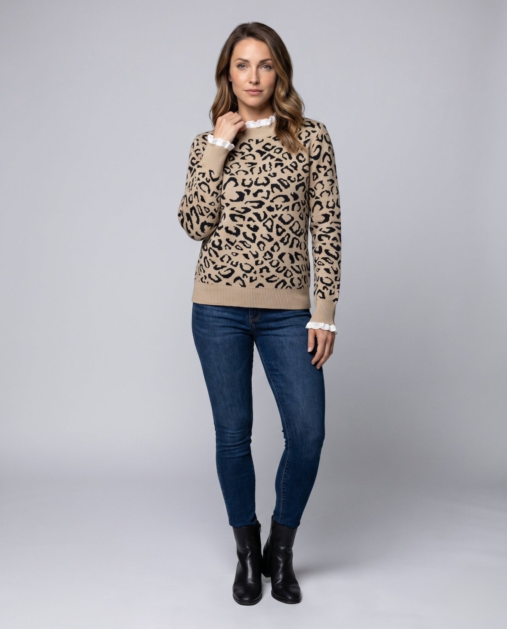Women's fashionable knitted sweater with leopard pattern and ruffle accents - Chichicherry