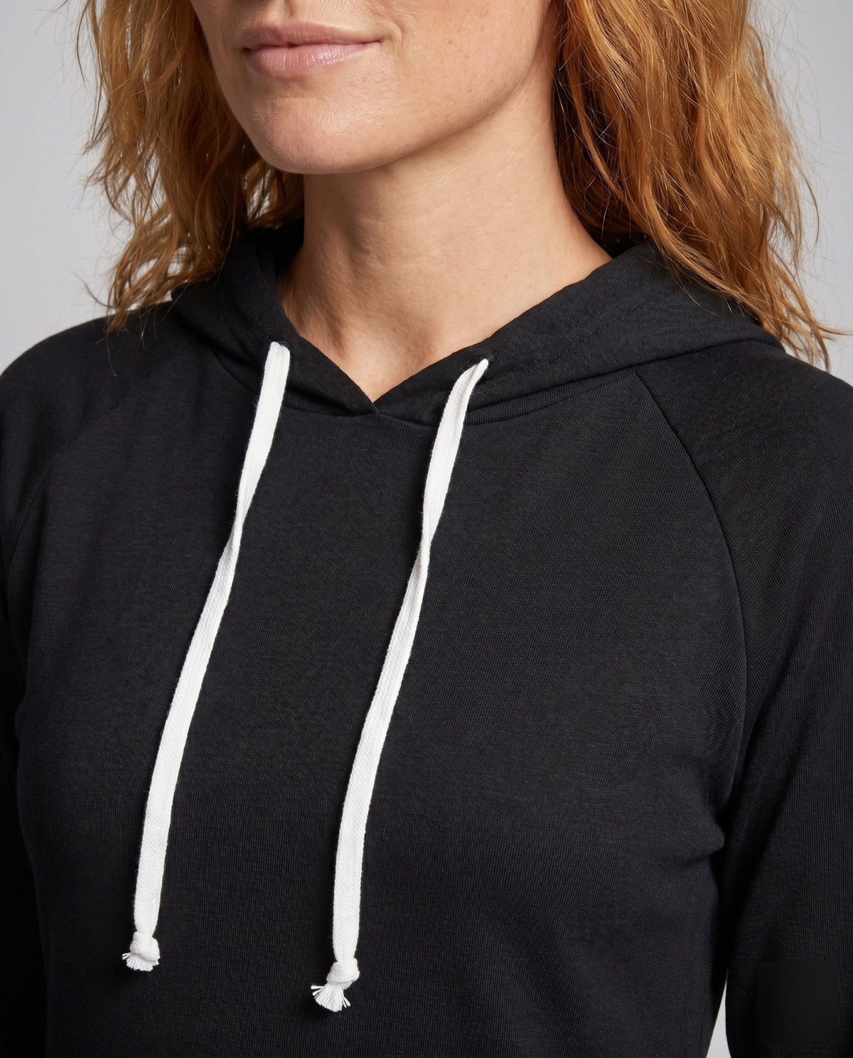 Women's hooded top with swinging hem and ruching - Chichicherry