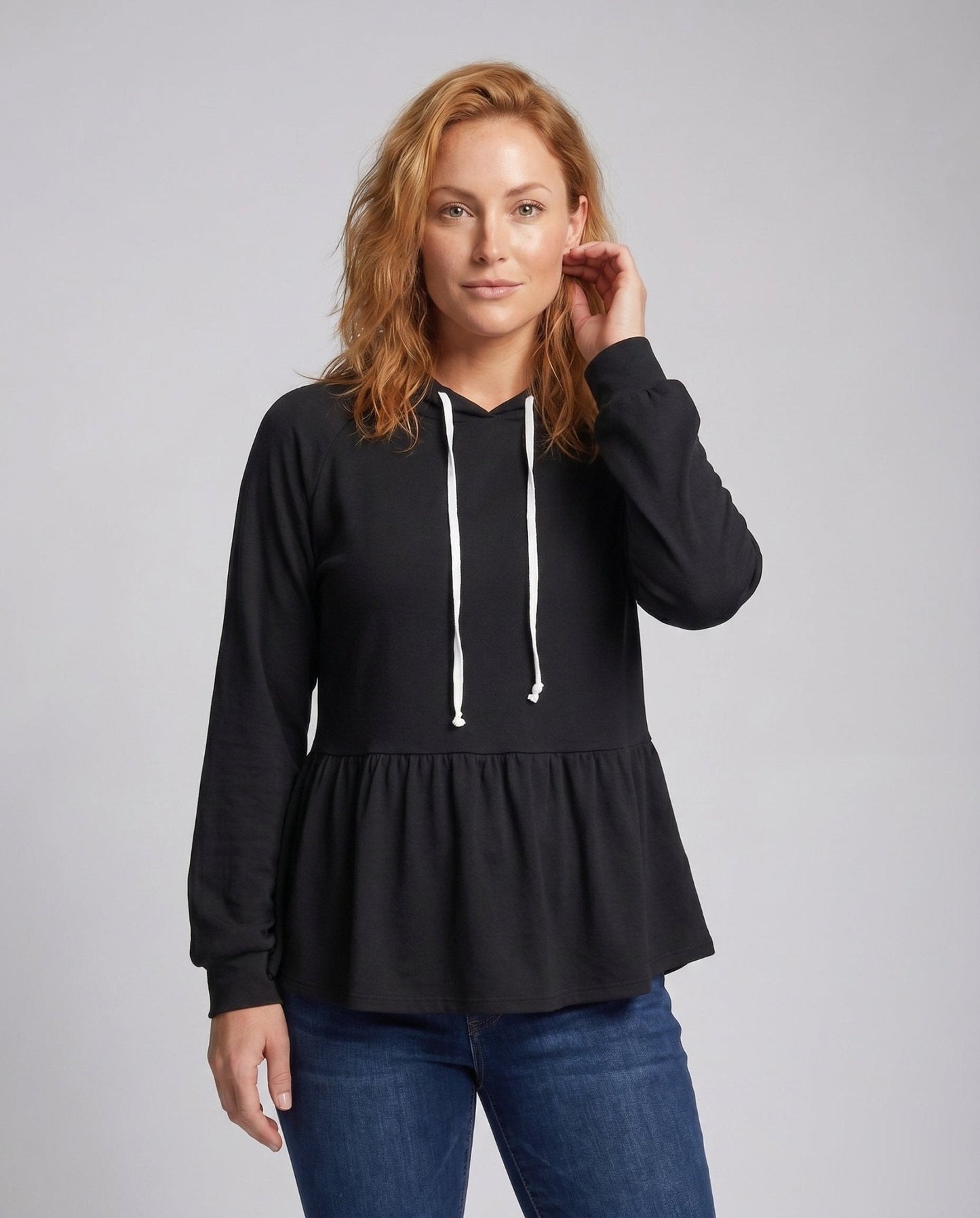 Women's hooded top with swinging hem and ruching - Chichicherry