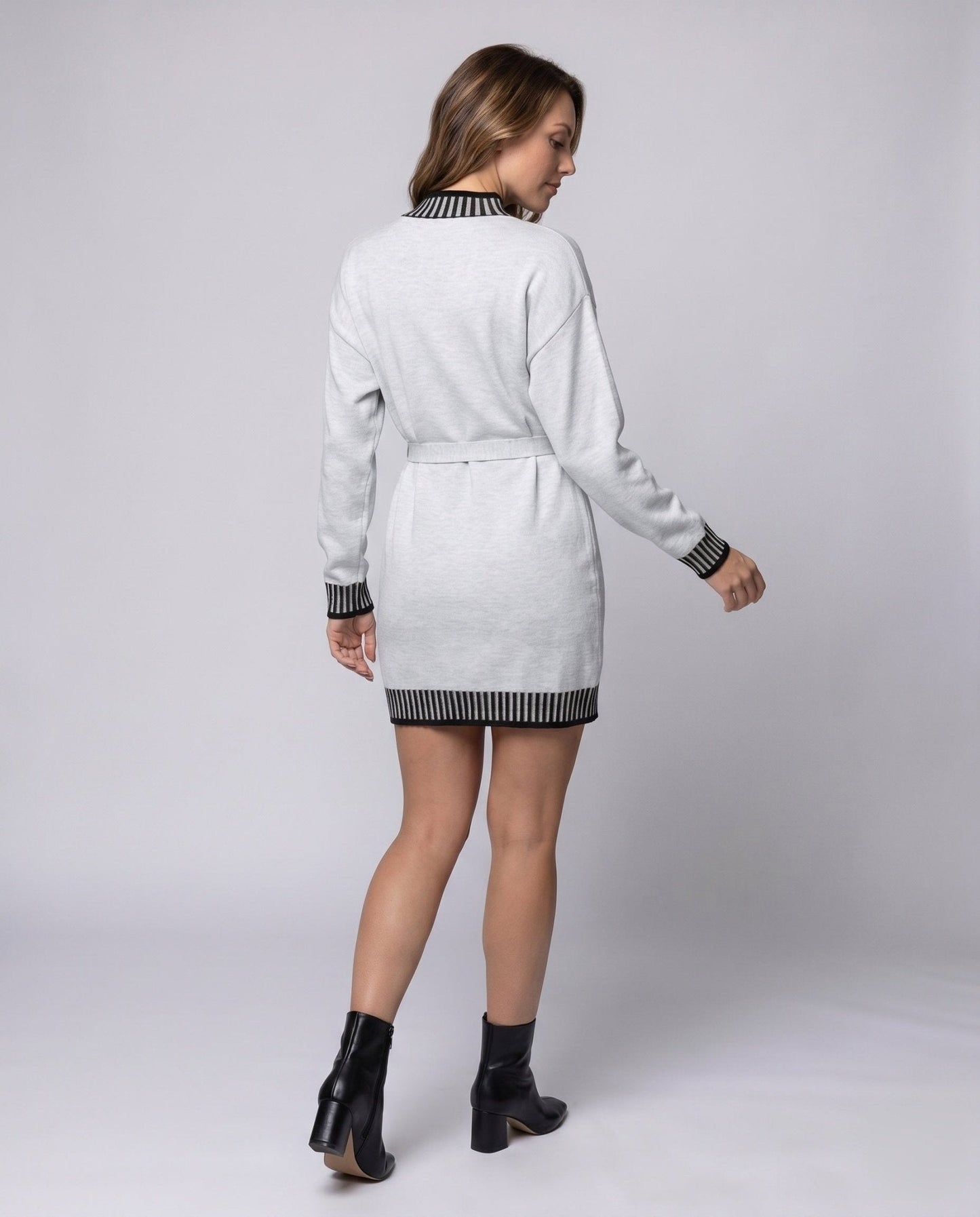 Women's knit dress with high collar and belt - Chichicherry
