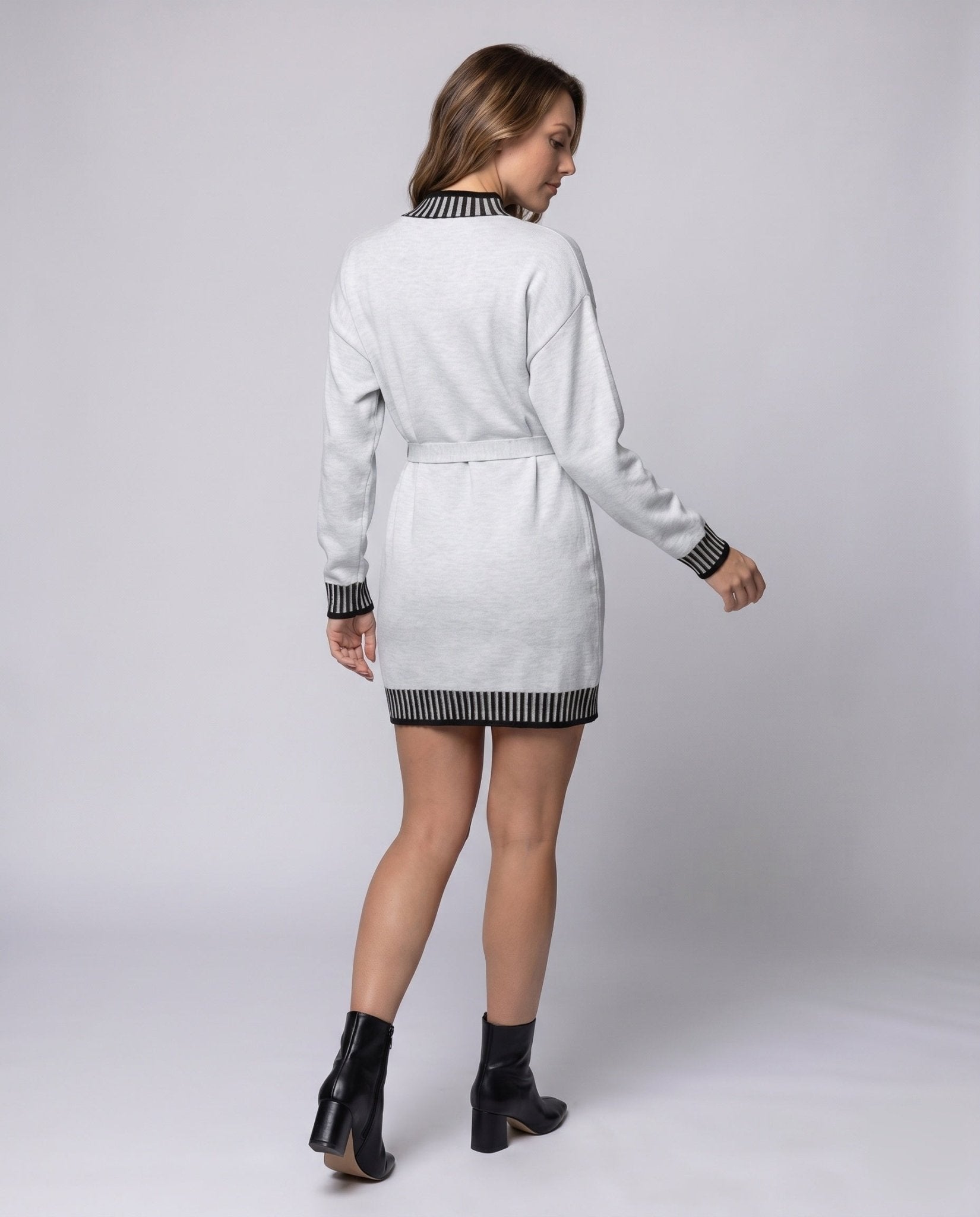 Women's knit dress with high collar and belt - Chichicherry