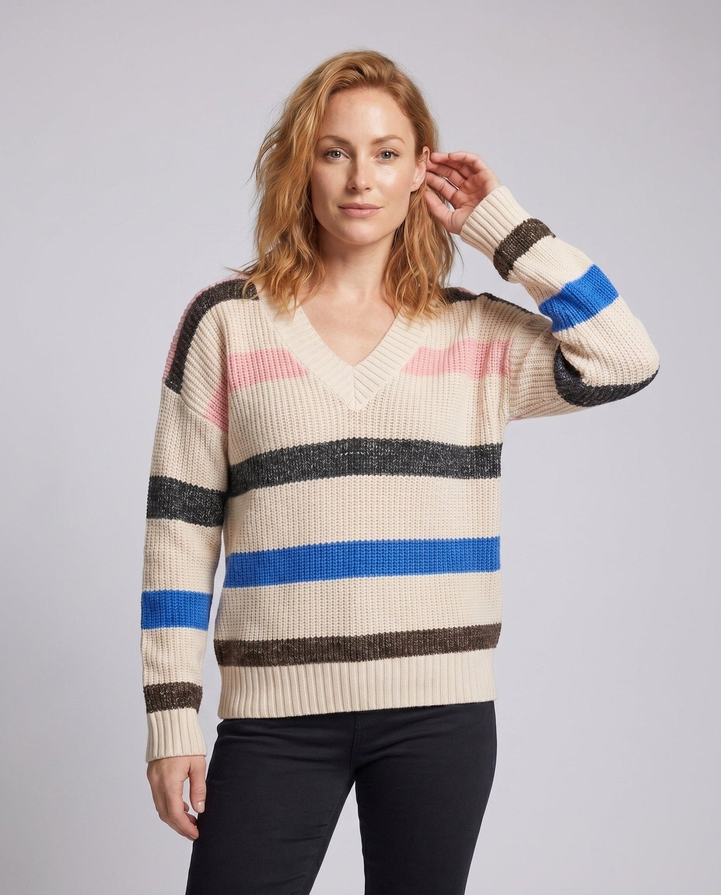 Women's knit sweater with V-neck and casual stripe pattern - Chichicherry