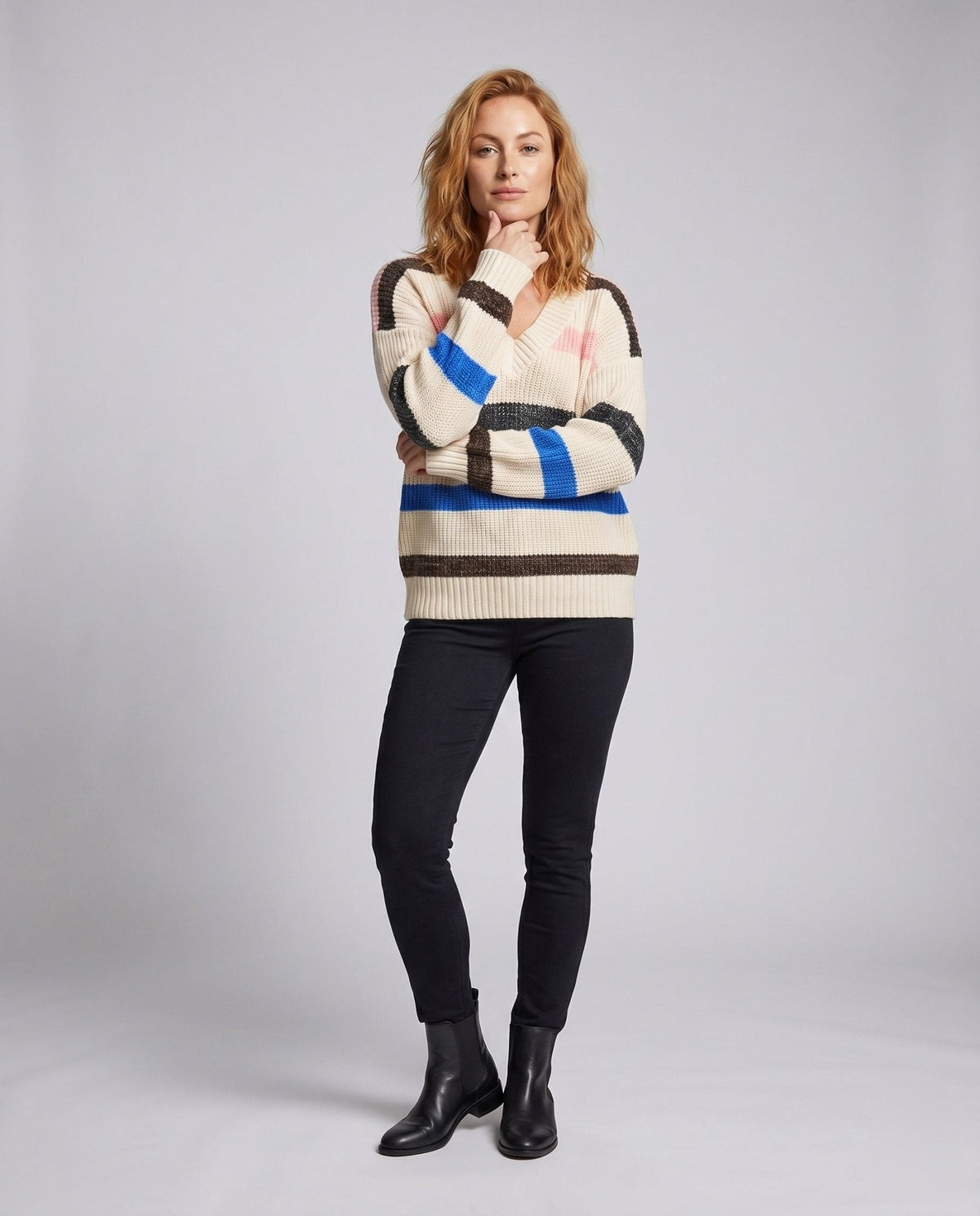 Women's knit sweater with V-neck and casual stripe pattern - Chichicherry