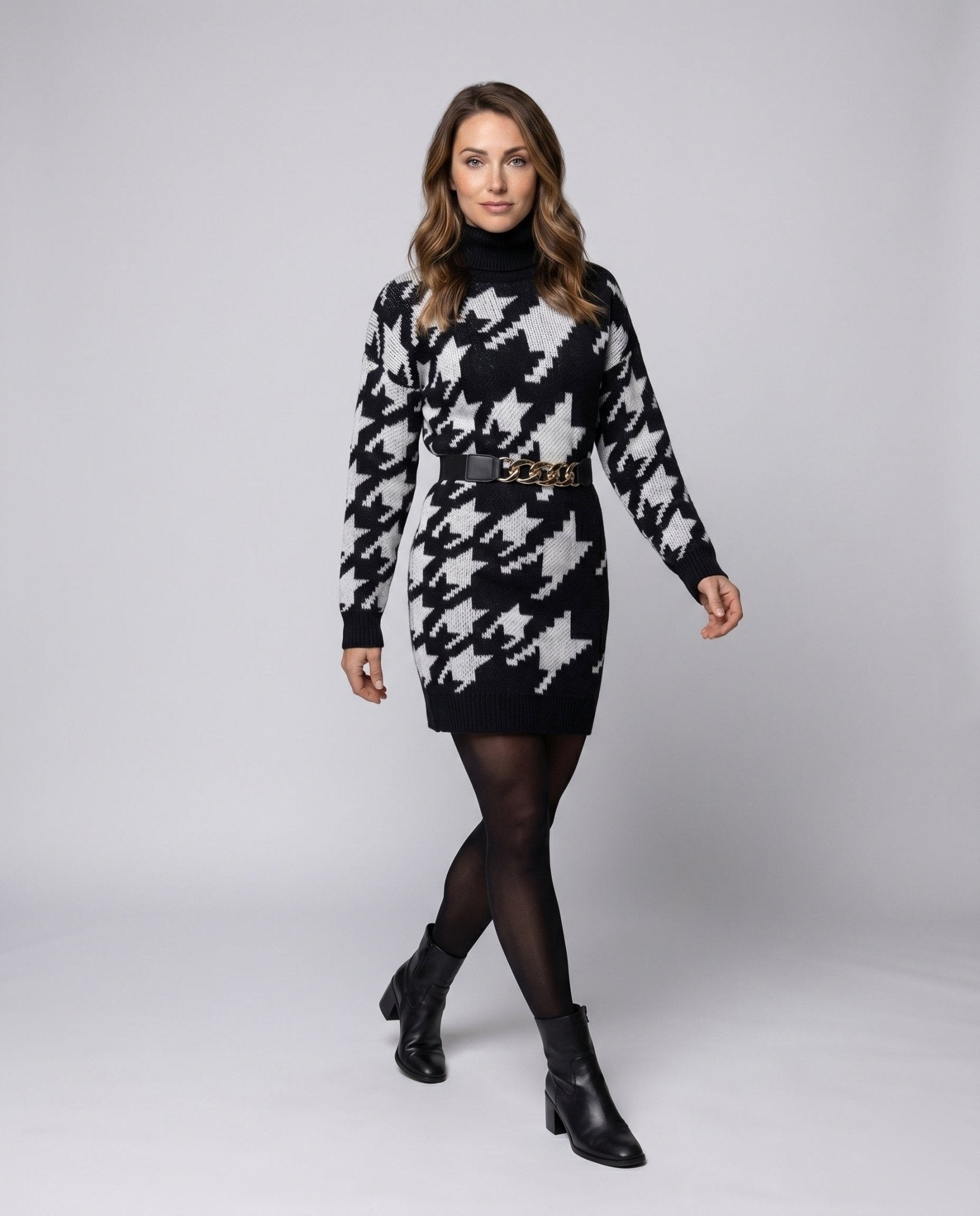 Women's knitted dress with fashionable star pattern - Chichicherry
