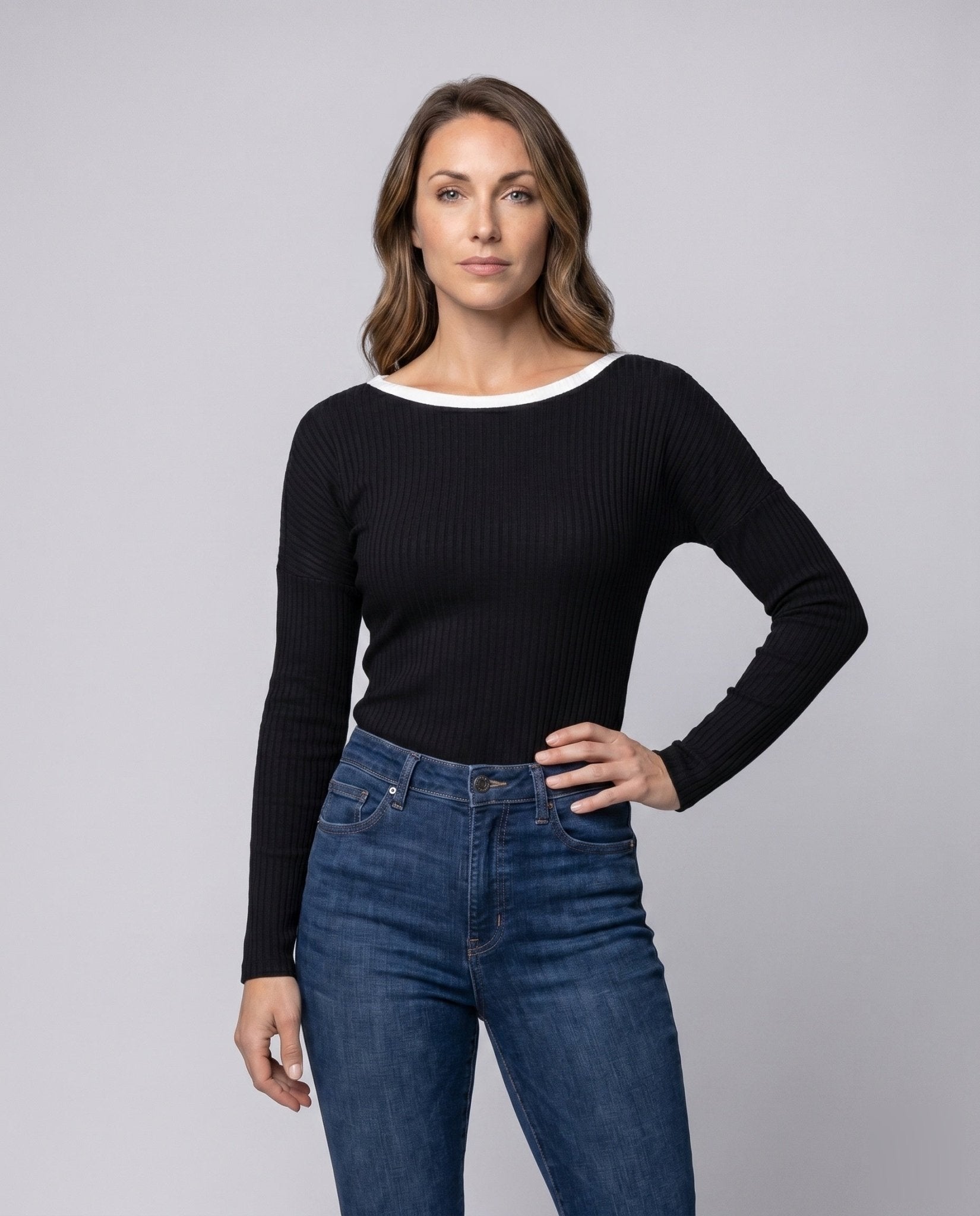 Women's long sleeve shirt with boat neckline and ribbed texture - Chichicherry