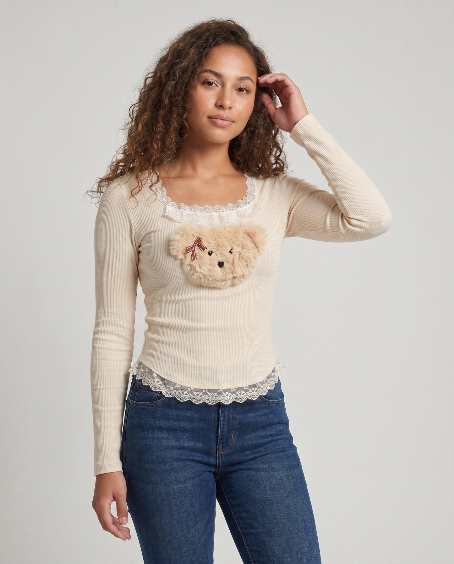 Women's long-sleeve shirt with playful teddy design and lace - Chichicherry