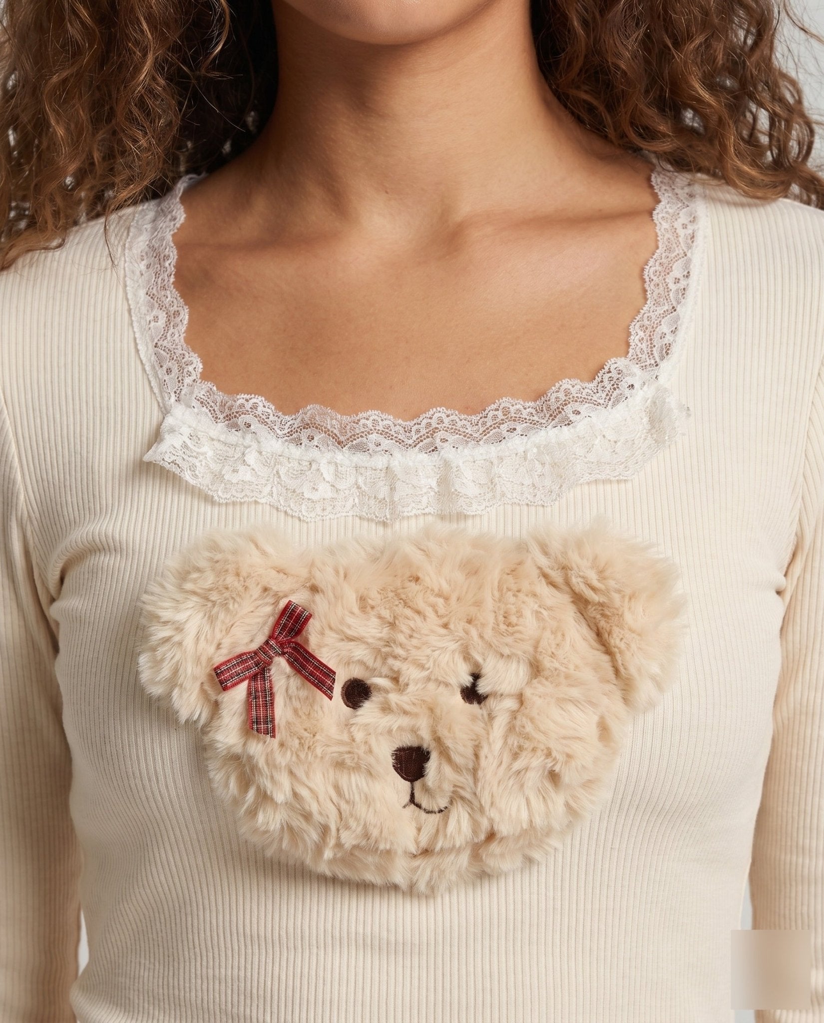 Women's long-sleeve shirt with playful teddy design and lace - Chichicherry