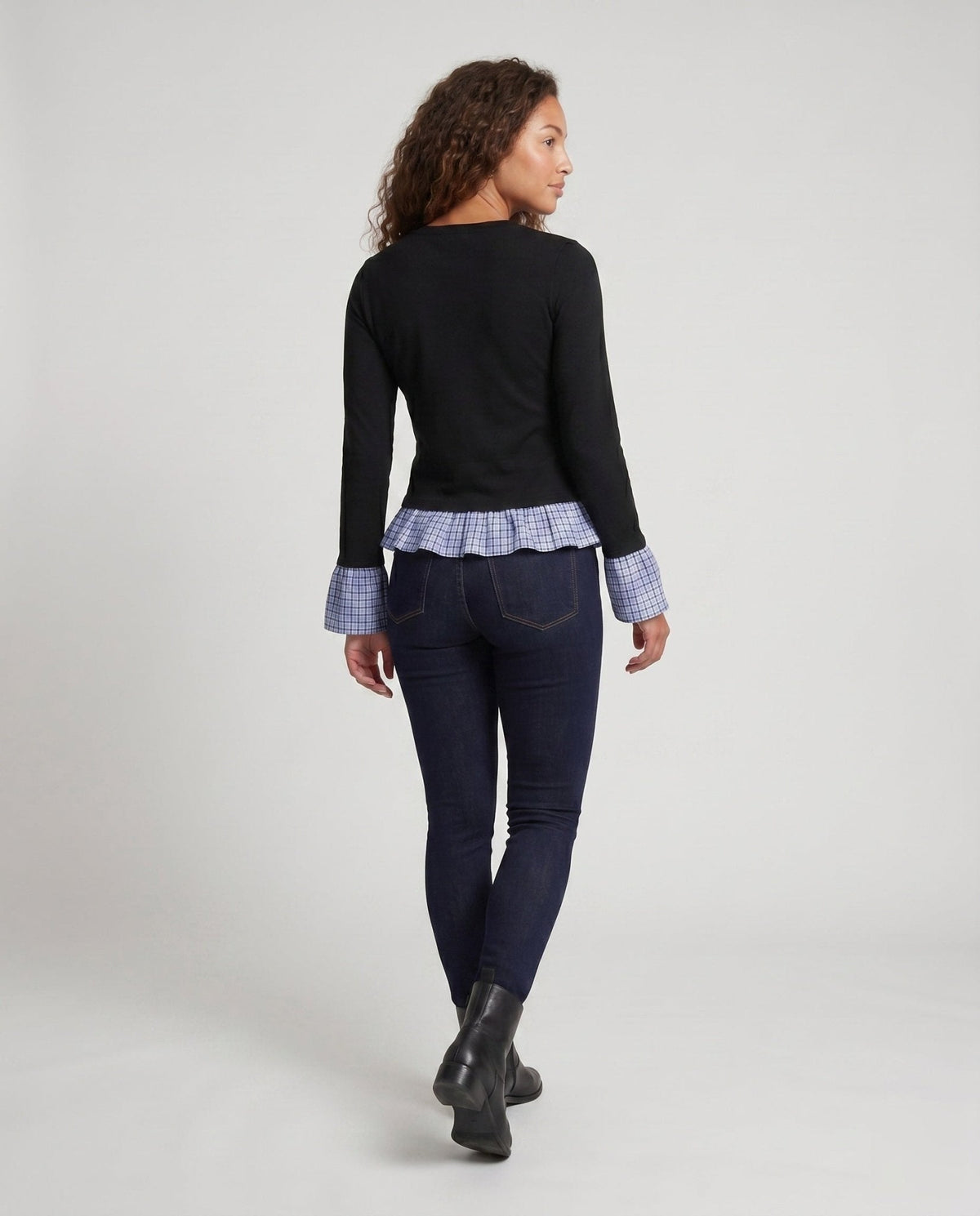Women's long-sleeve shirt with playfully gathered ruffles and contrasting sleeves - Chichicherry