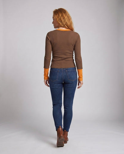 Women's long-sleeve shirt with textured collar and button placket - Chichicherry