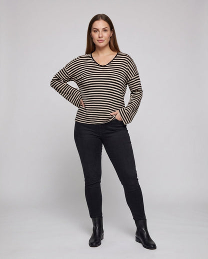 Women's Long Sleeve T-Shirt with Modern Stripe Pattern - Chichicherry