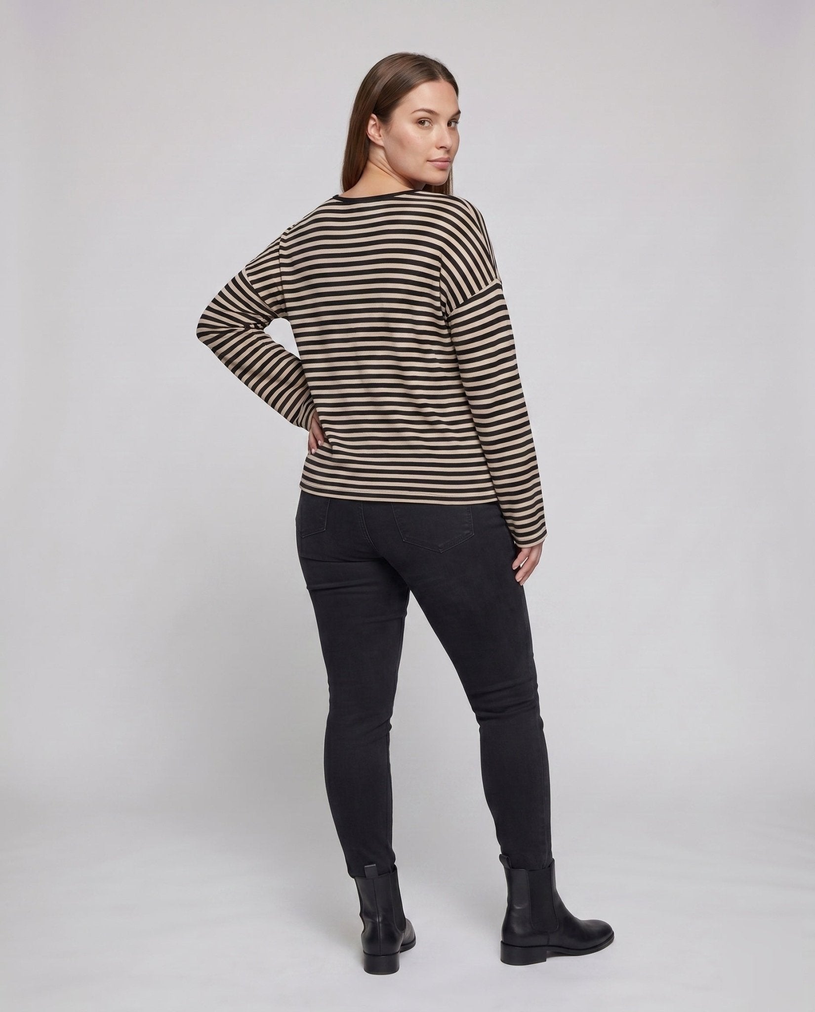 Women's Long Sleeve T-Shirt with Modern Stripe Pattern - Chichicherry