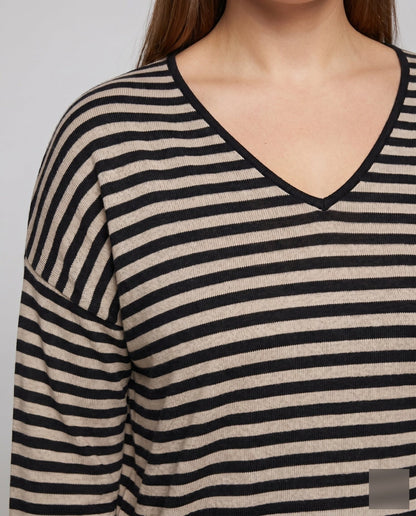 Women's Long Sleeve T-Shirt with Modern Stripe Pattern - Chichicherry