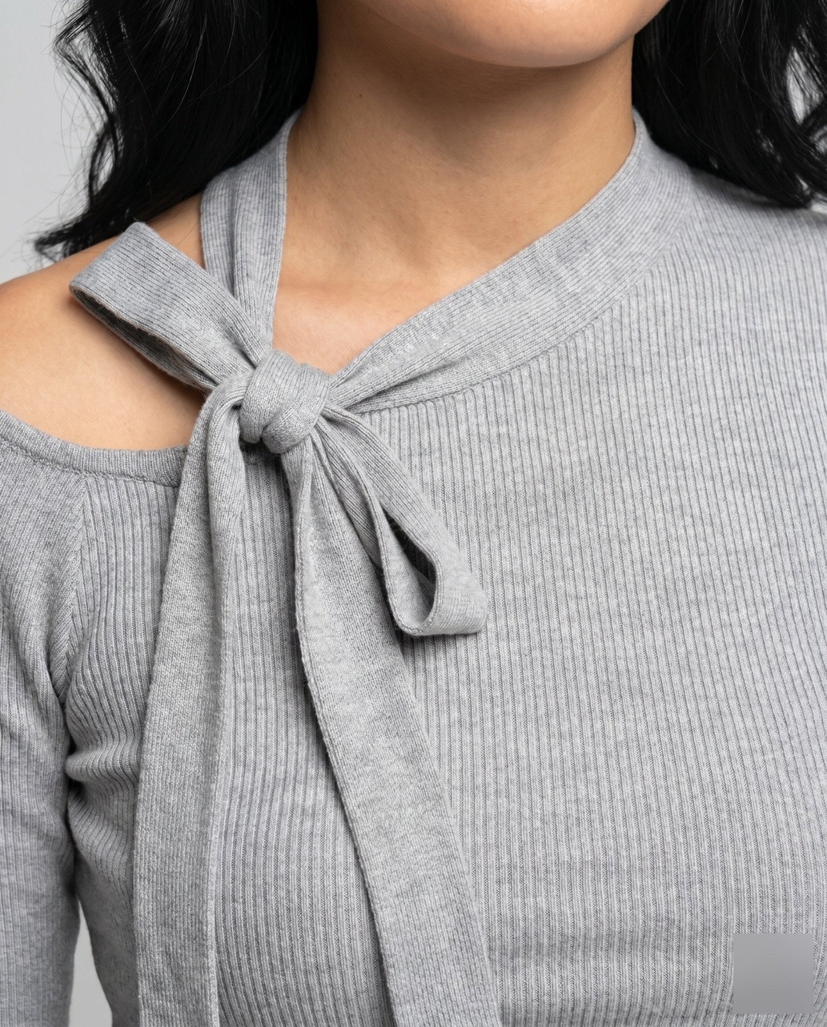 Women's longsleeve top with transparent ruffle hem - Chichicherry