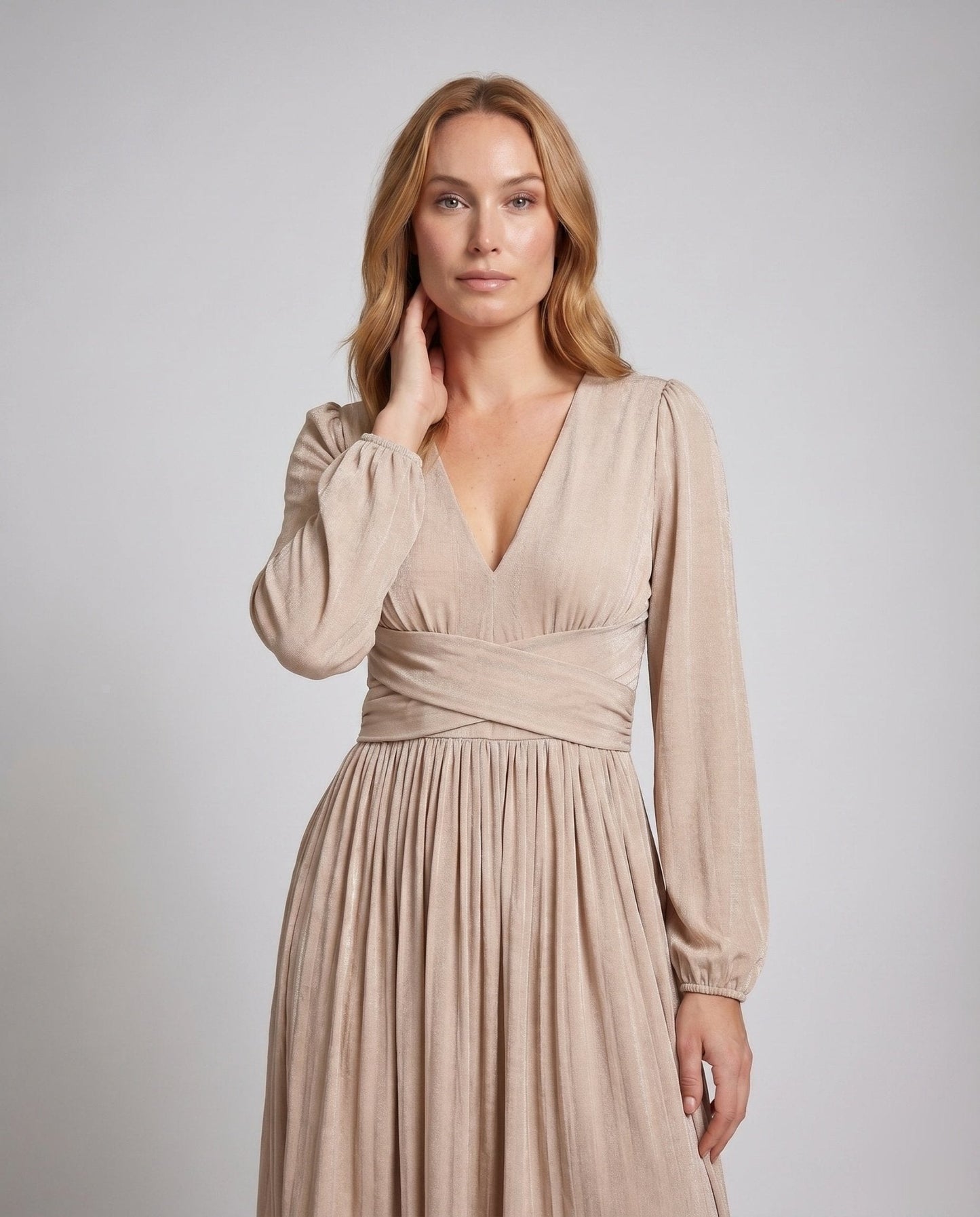 Women's maxi dress with elegant V-neck and casual ruffle hem - Chichicherry
