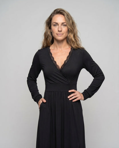 Women's maxi dress with elegant V-neckline and sophisticated slit - Chichicherry