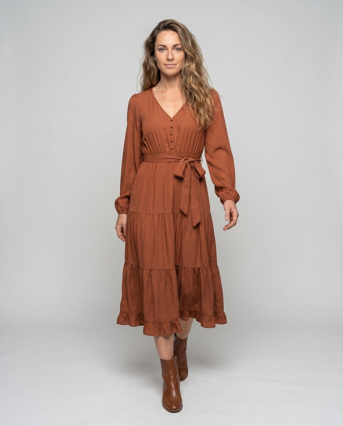 Women's maxi dress with tailored cut and elegant ruffle decoration - Chichicherry