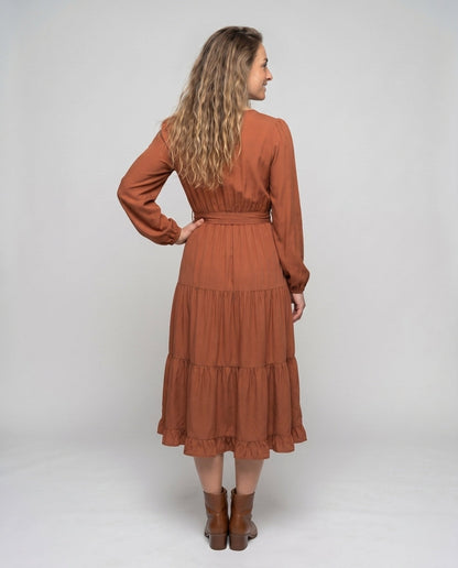 Women's maxi dress with tailored cut and elegant ruffle decoration - Chichicherry