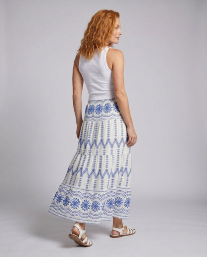 Women's maxi skirt with detailed embroidery and elastic waistband - Chichicherry