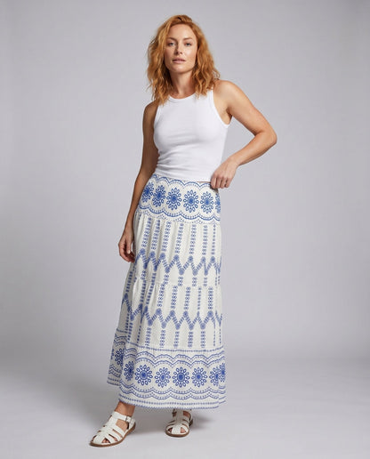 Women's maxi skirt with detailed embroidery and elastic waistband - Chichicherry