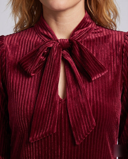 Women's pleated dress with elegant bow collar and ruffles - Chichicherry