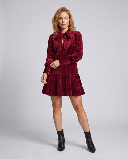 Women's pleated dress with elegant bow collar and ruffles - Chichicherry