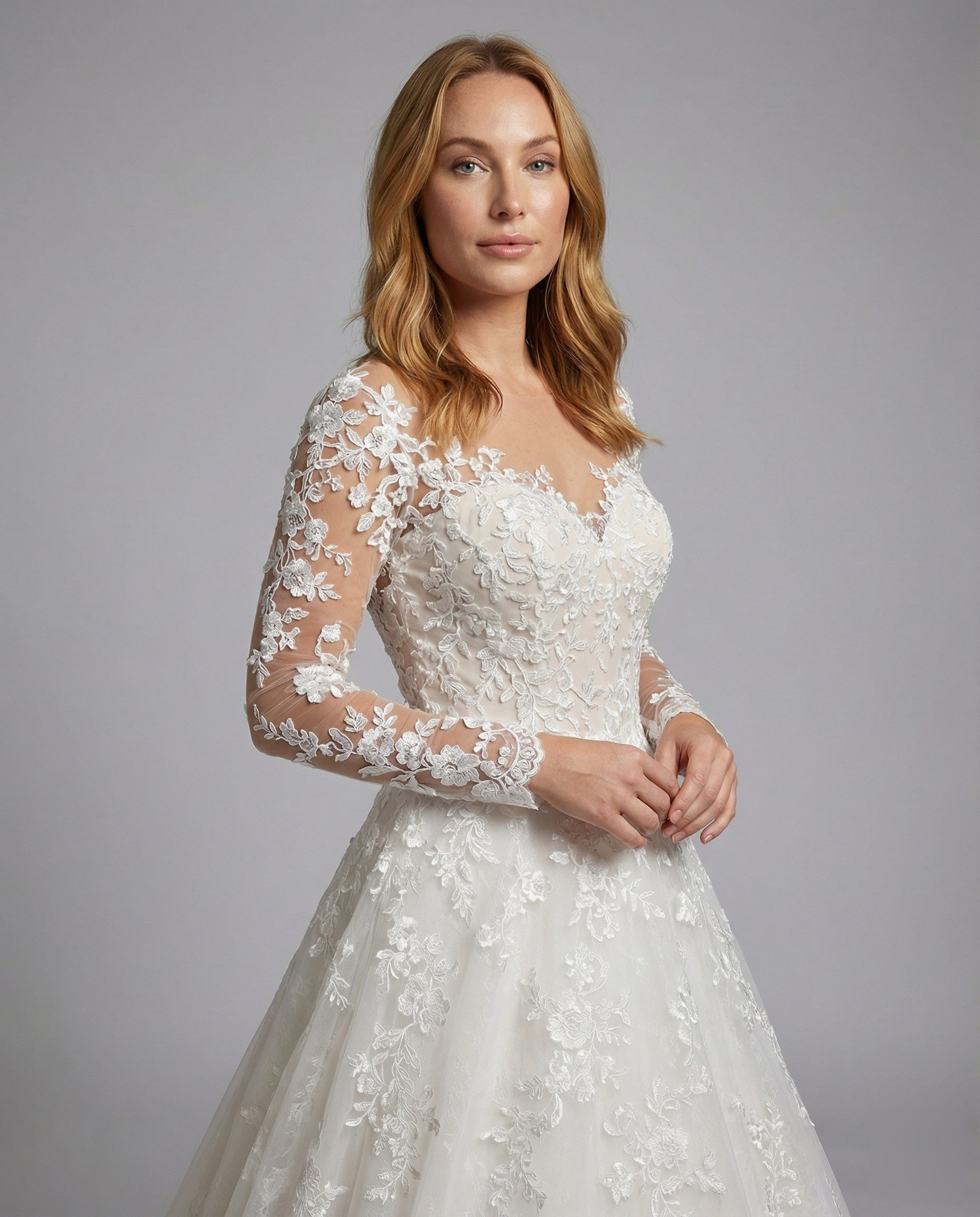 Women's Princess Bridal Dress Lace Long Sleeve Train - upper body detail