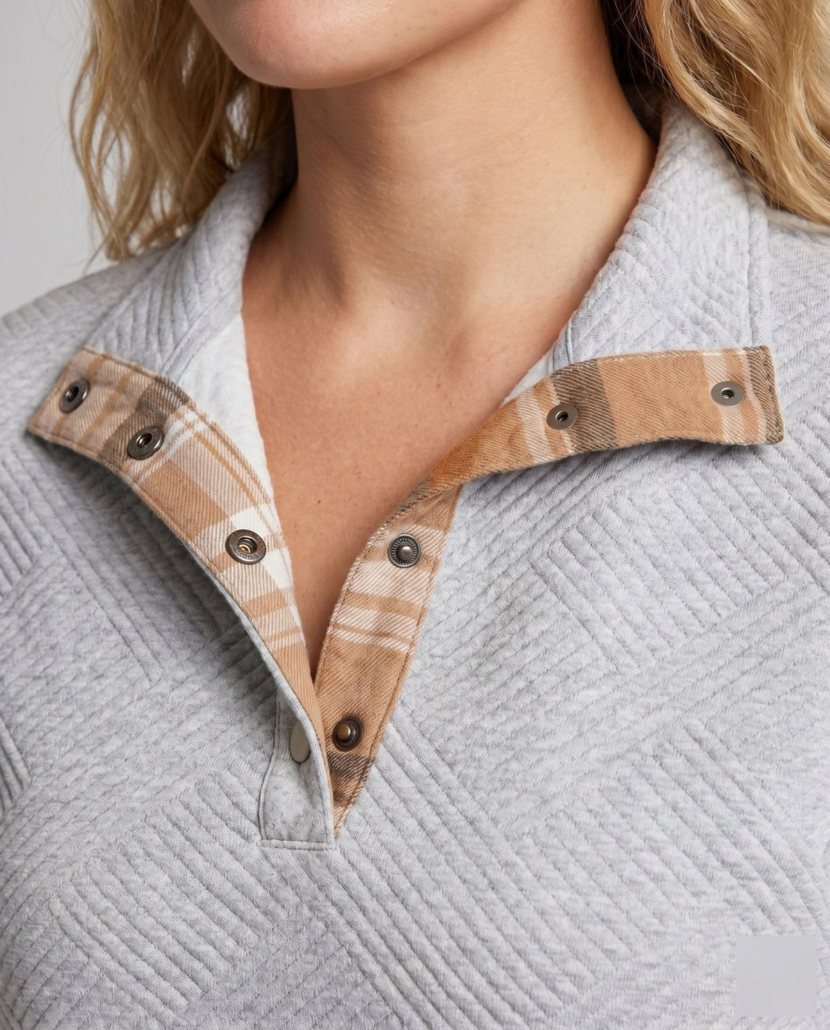 Women's quilted pullover with half zipper and trendy collar - Chichicherry