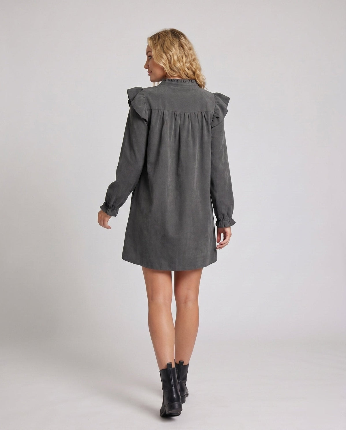 Women’s short-sleeve dress with voluminous ruffle details and implied V-neckline - Chichicherry