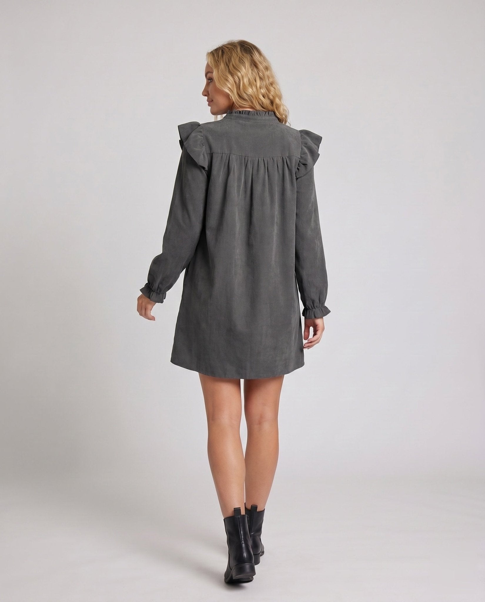 Women’s short-sleeve dress with voluminous ruffle details and implied V-neckline - Chichicherry