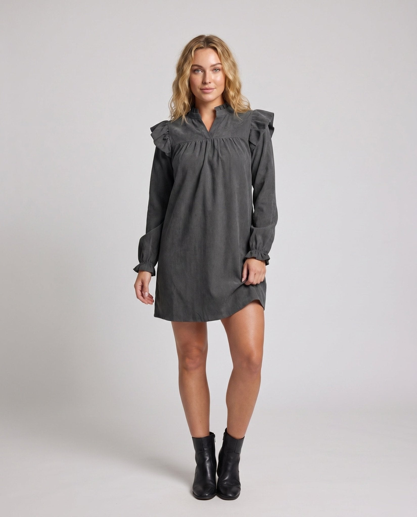 Women’s short-sleeve dress with voluminous ruffle details and implied V-neckline - Chichicherry