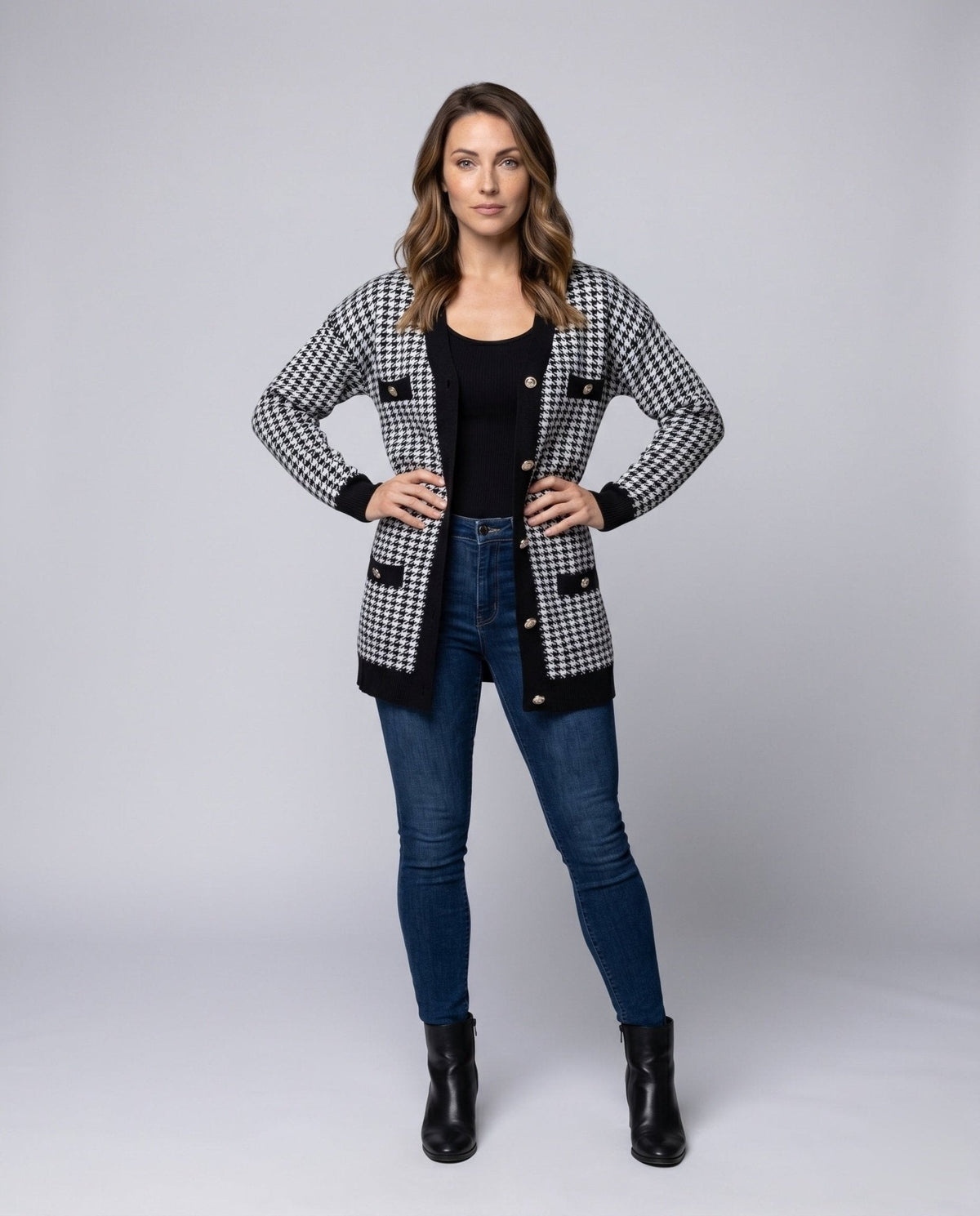 Women's stylish cardigan with houndstooth pattern and elegant button details - Chichicherry