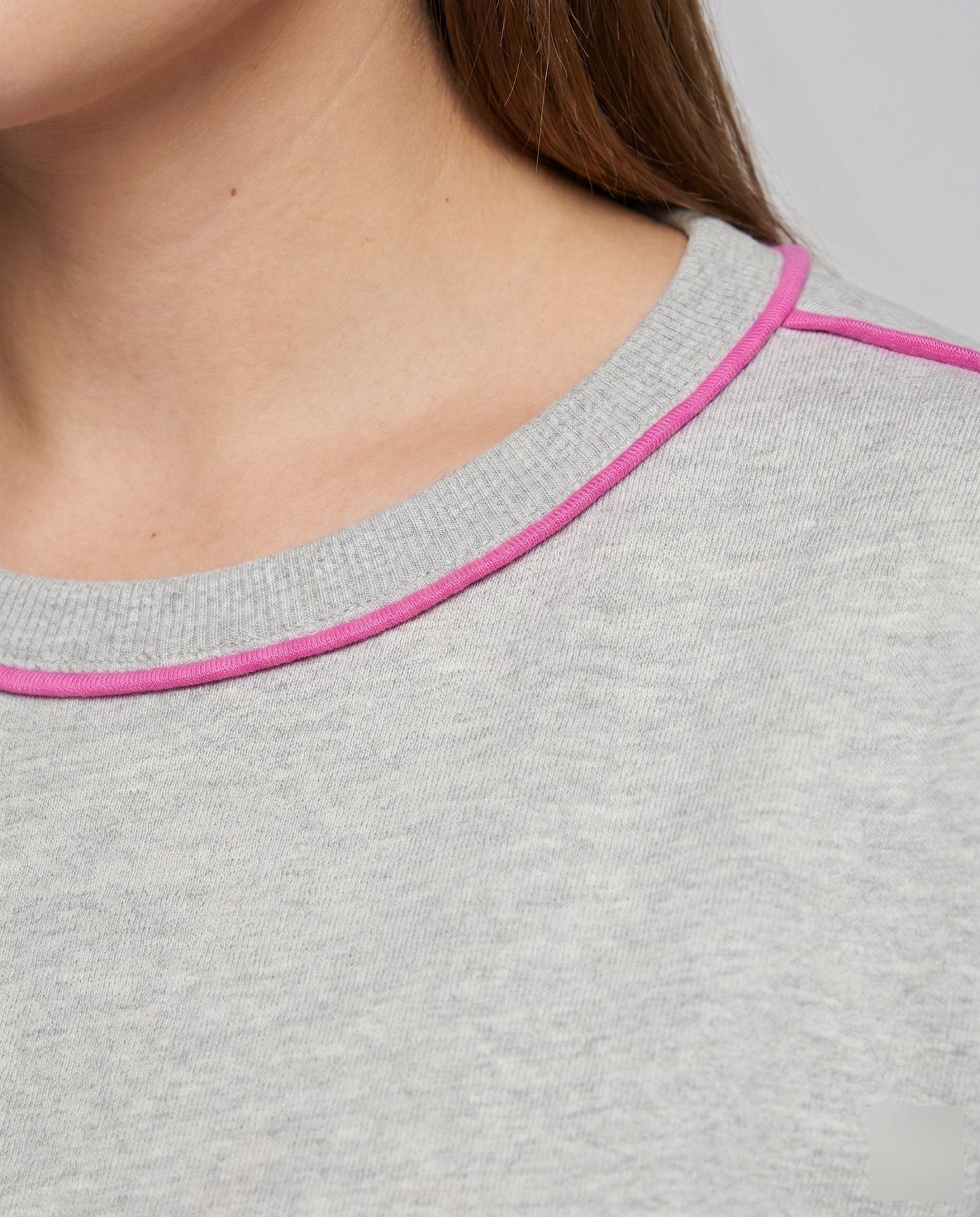 Women's sweatshirt with contrasting seams - Chichicherry
