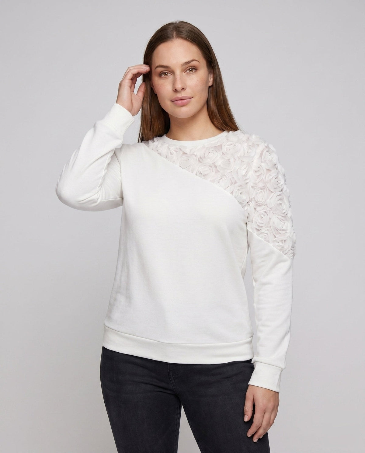 Women's sweatshirt with elegant floral details - Chichicherry
