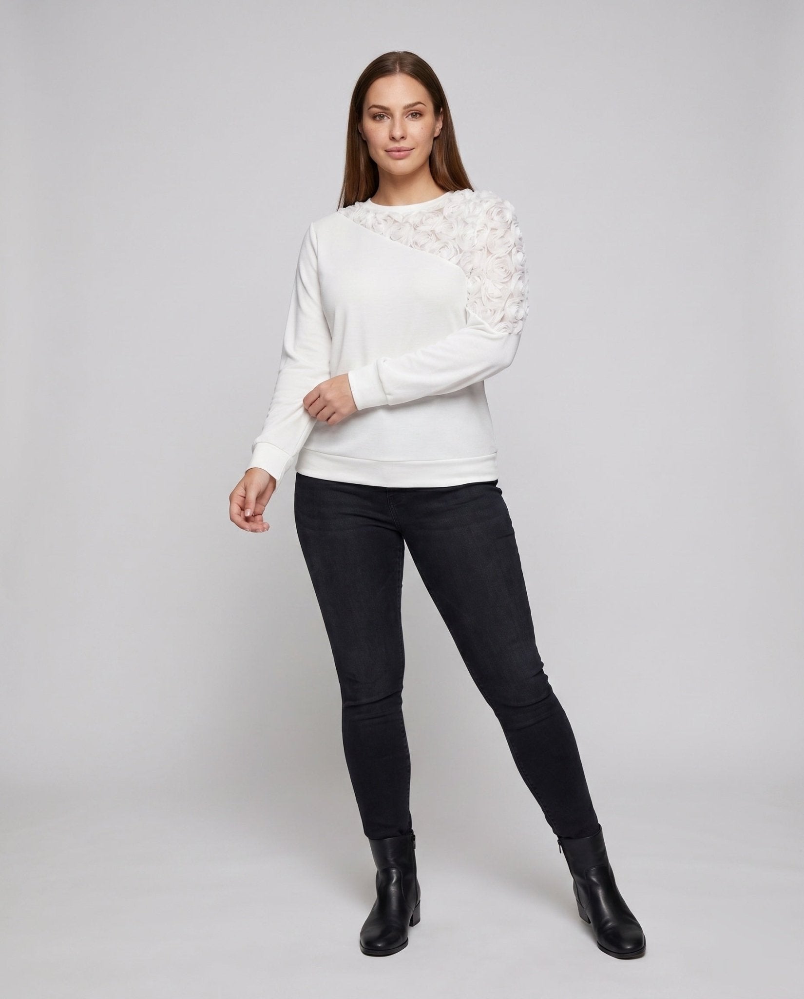 Women's sweatshirt with elegant floral details - Chichicherry