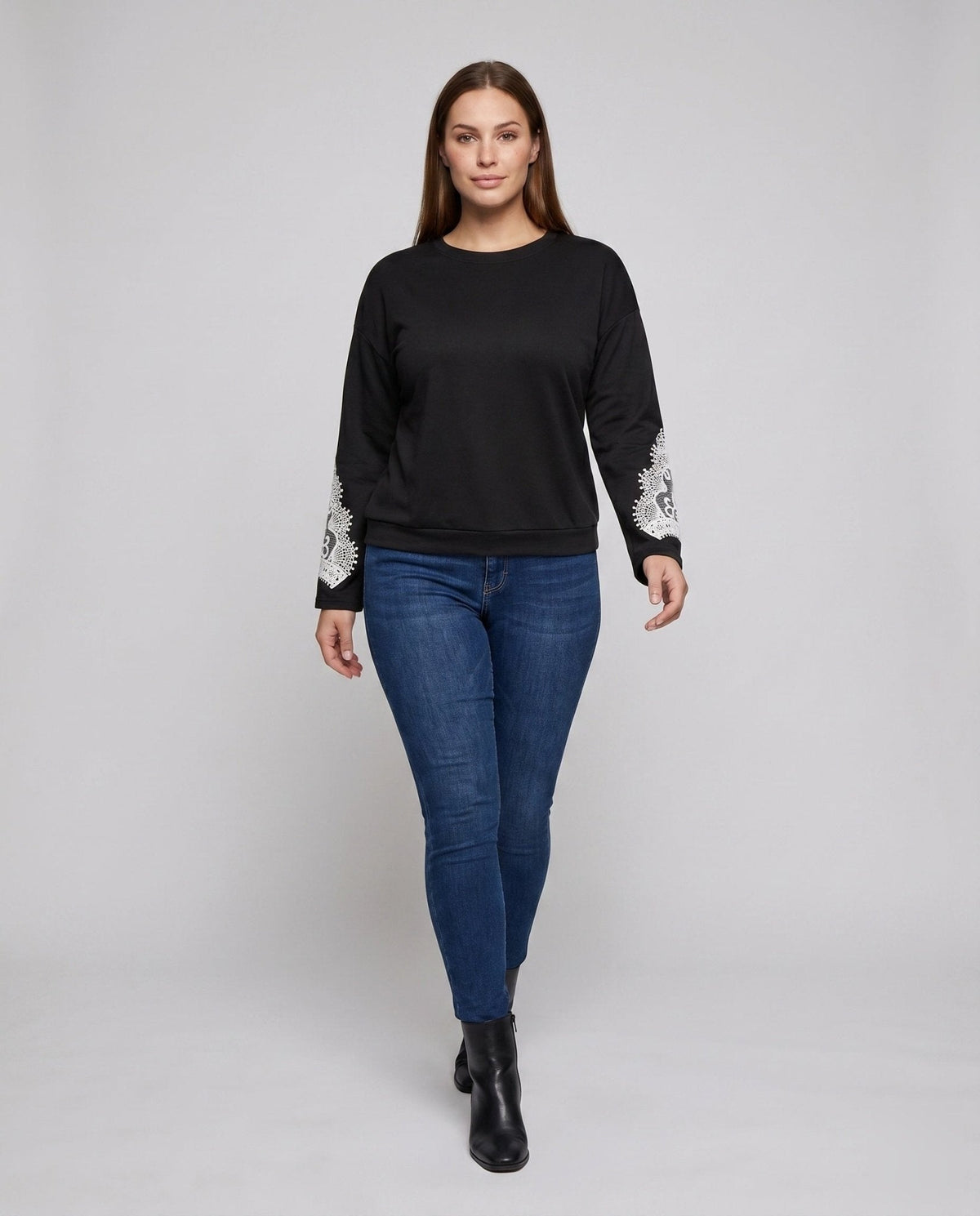 Women’s sweatshirt with elegant lace trim - Chichicherry