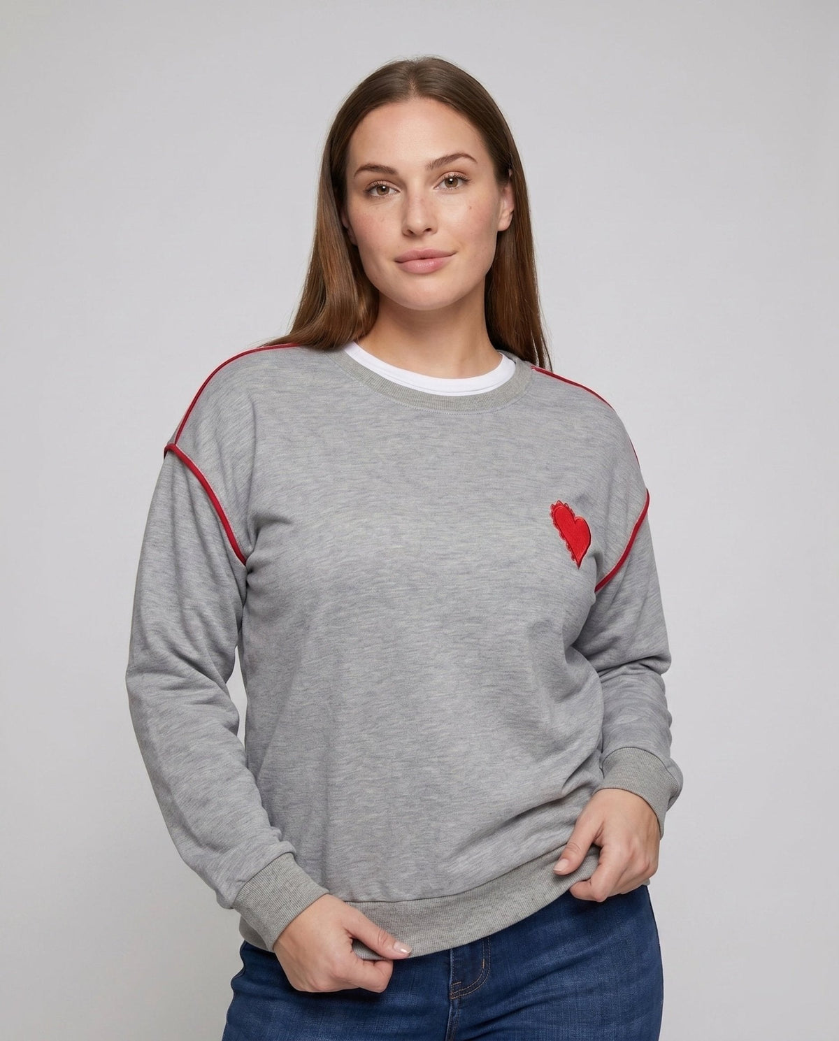 Women's sweatshirt with heart-shaped appliqués and trendy contrast stitching - Chichicherry