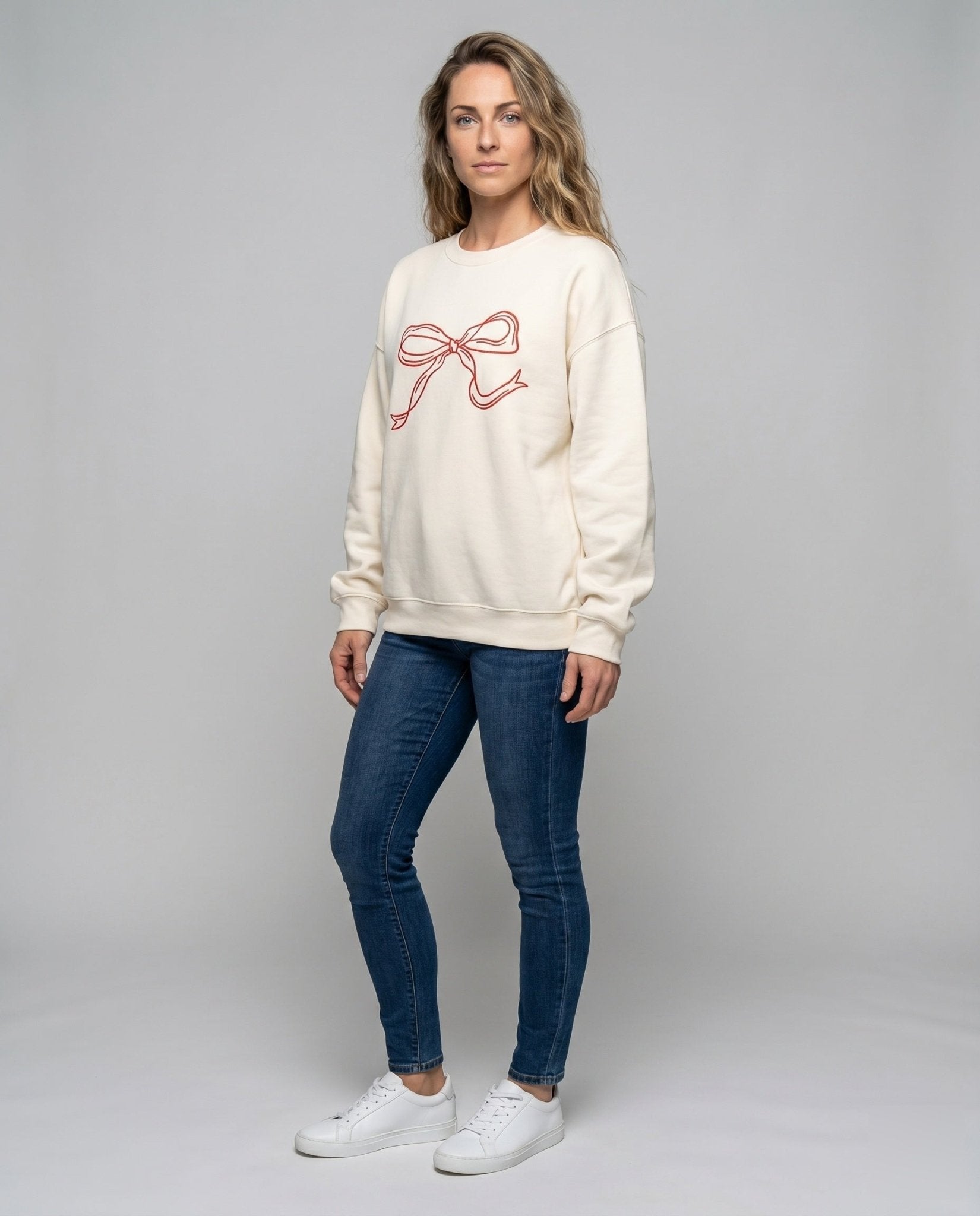 Women's sweatshirt with playful bow design - Chichicherry