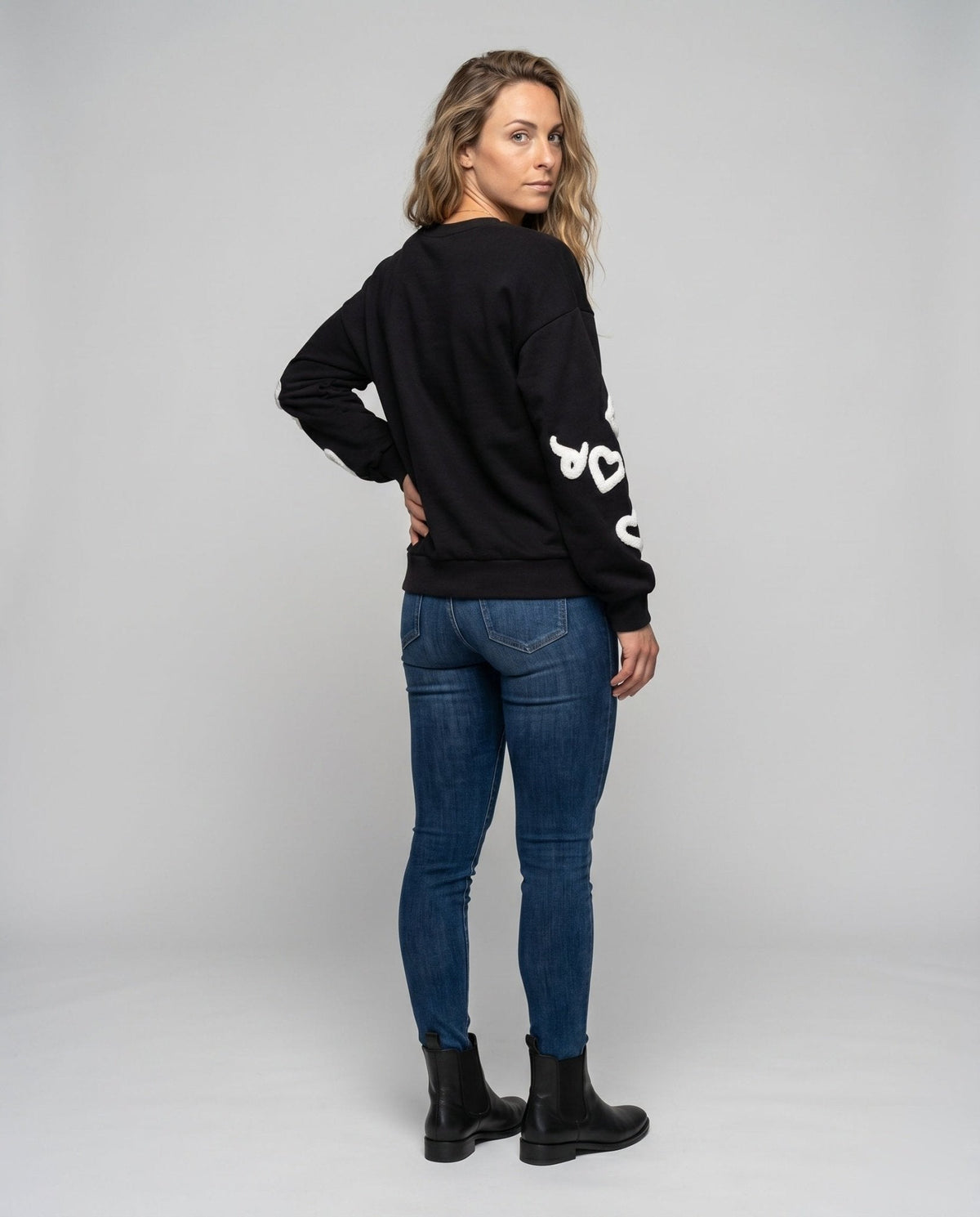 Women’s sweatshirt with playful heart design and casual fit - Chichicherry