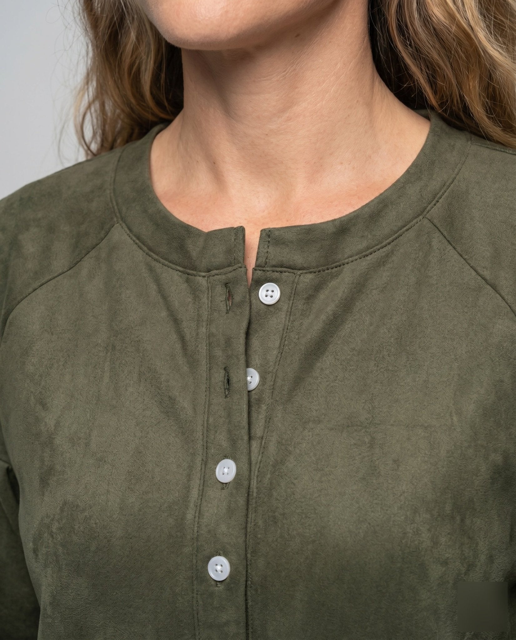 Women's sweatshirt with puff sleeves and button closure - Chichicherry