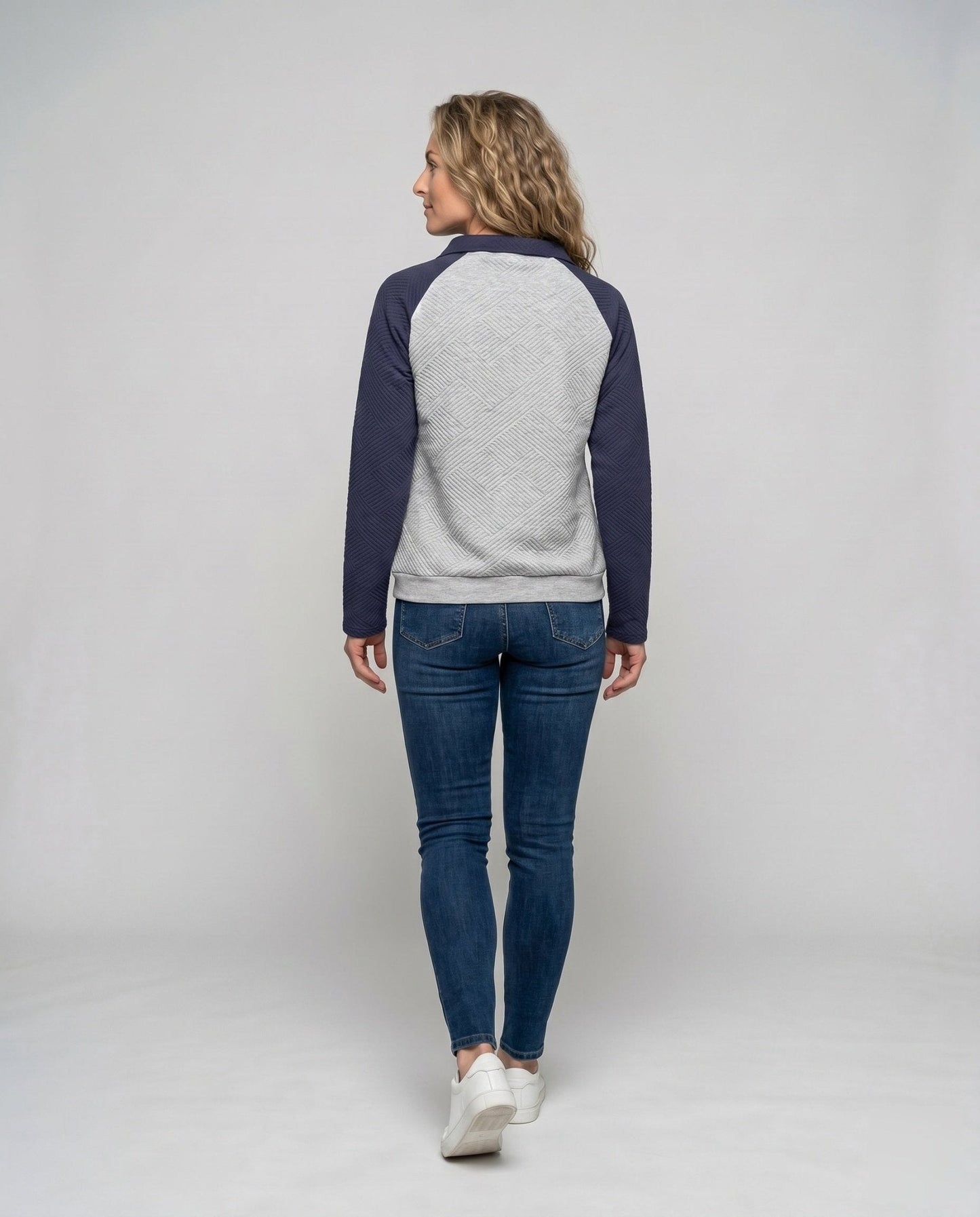 Women's sweatshirt with textured design and button-up stand collar - Chichicherry