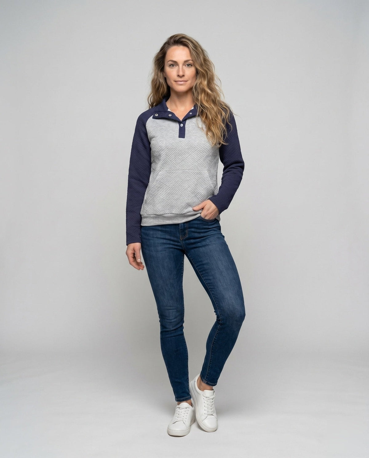 Women's sweatshirt with textured design and button-up stand collar - Chichicherry