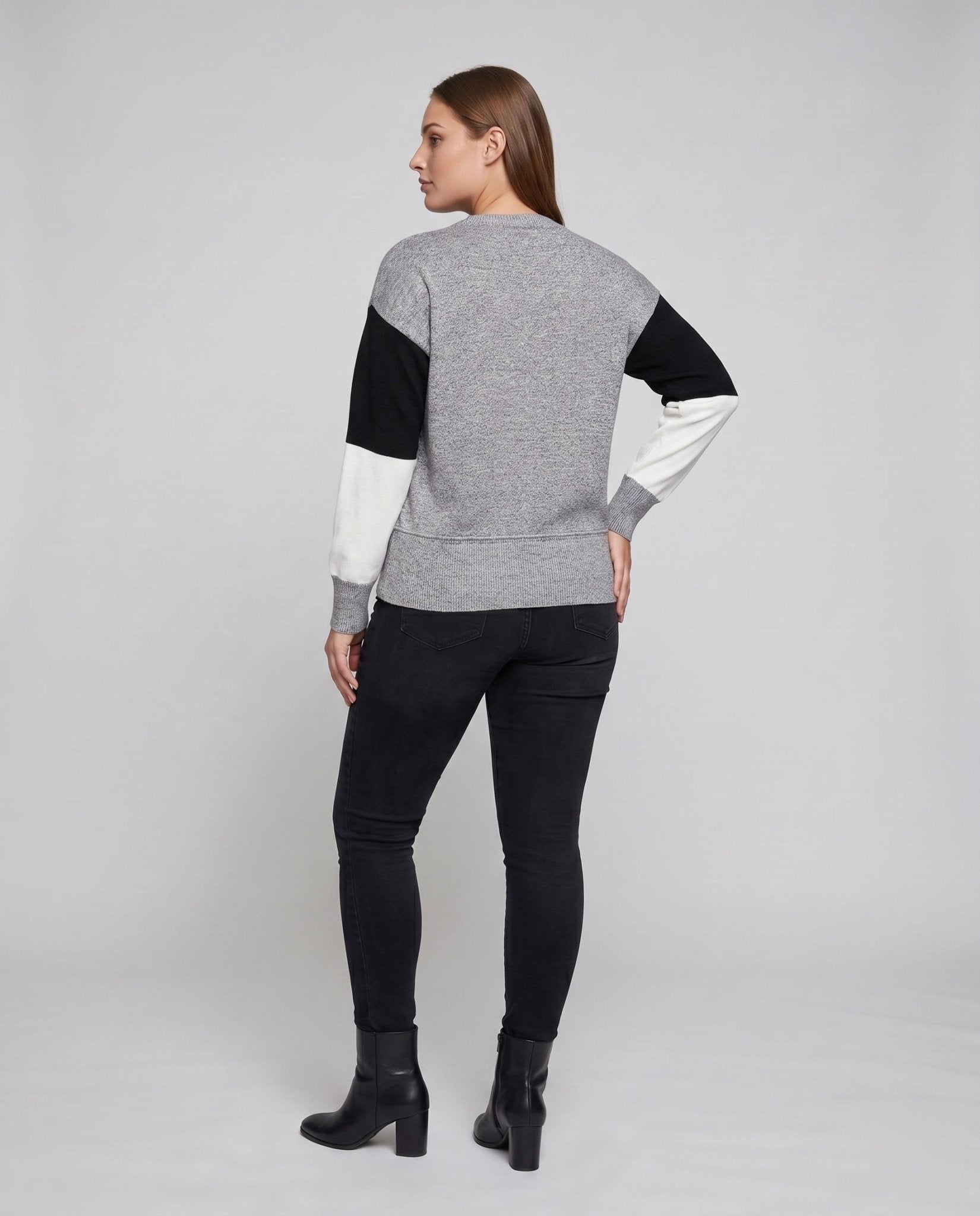 Women's sweatshirt with trendy block pattern and round neckline - Chichicherry