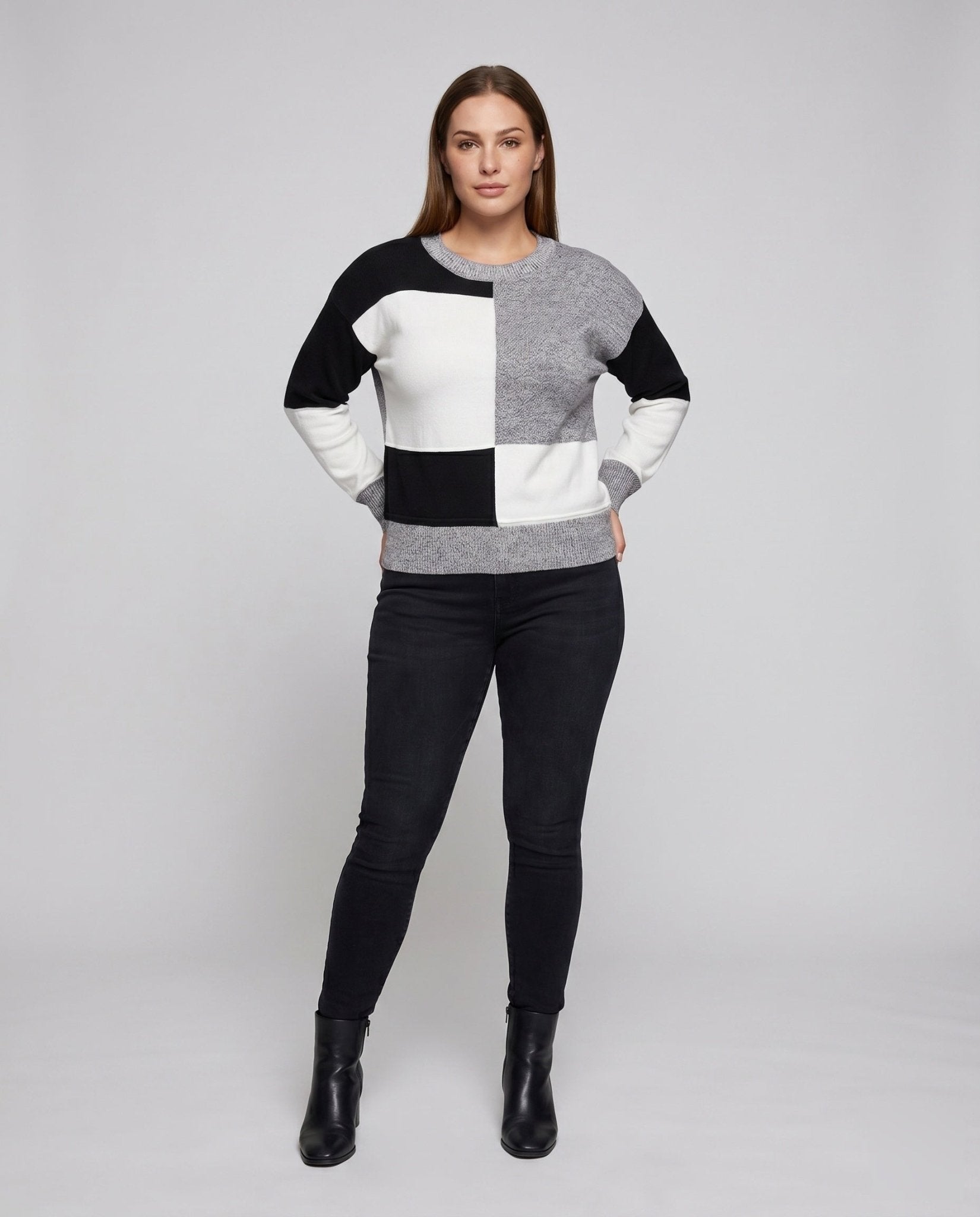 Women's sweatshirt with trendy block pattern and round neckline - Chichicherry