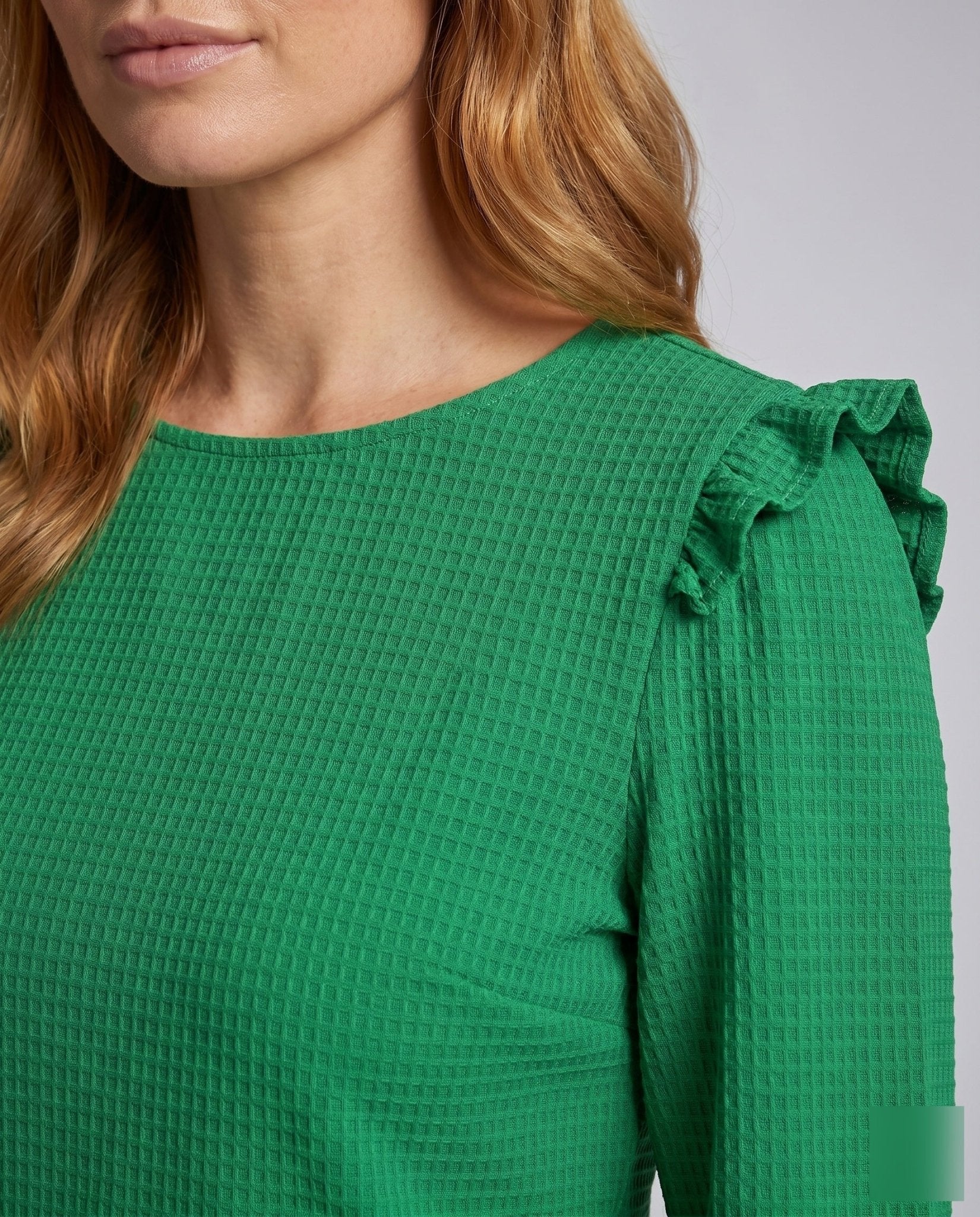 Women's top with ruffle details and textured fabric - Chichicherry