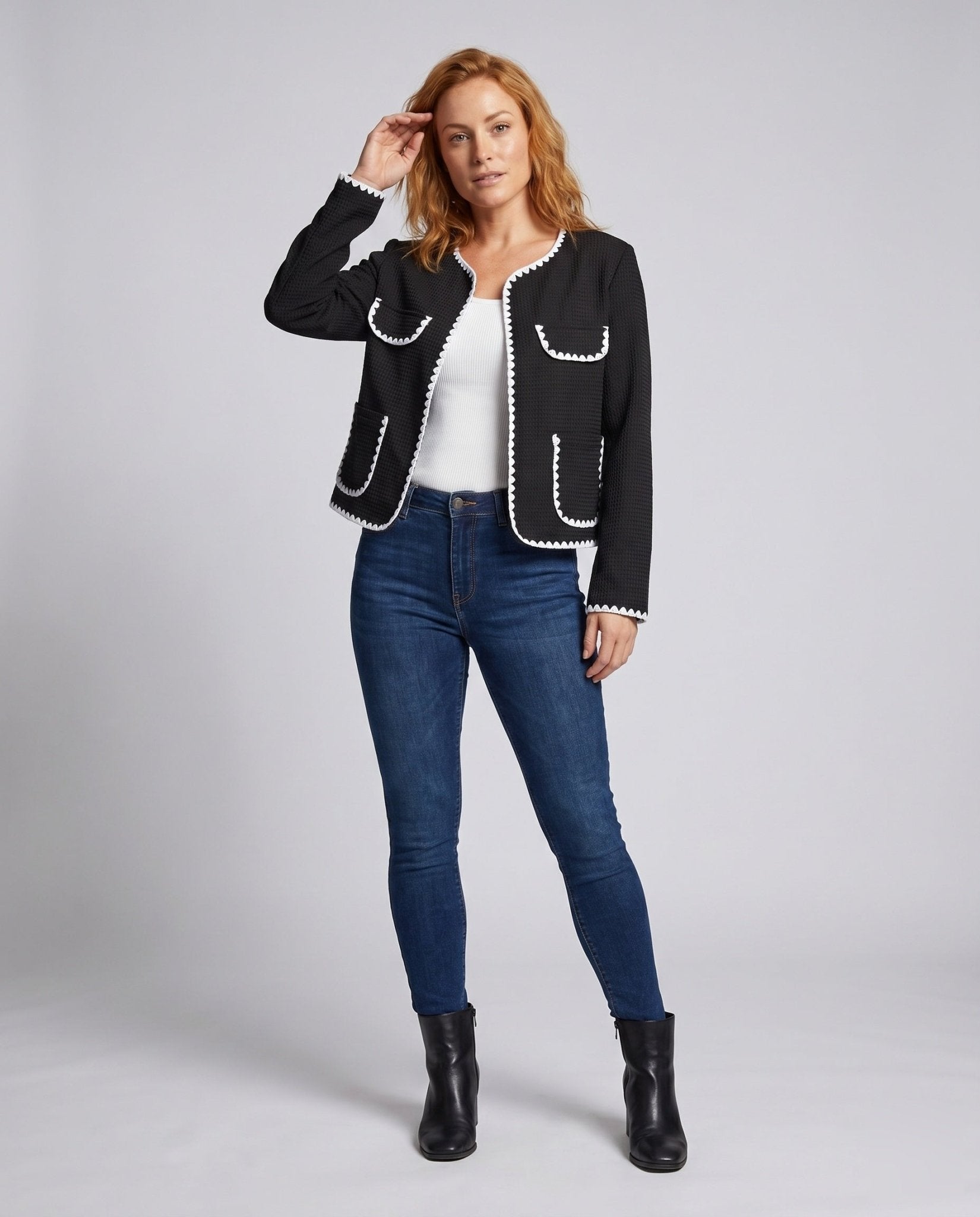 Women's trendy structured jacket with contrasting details - Chichicherry